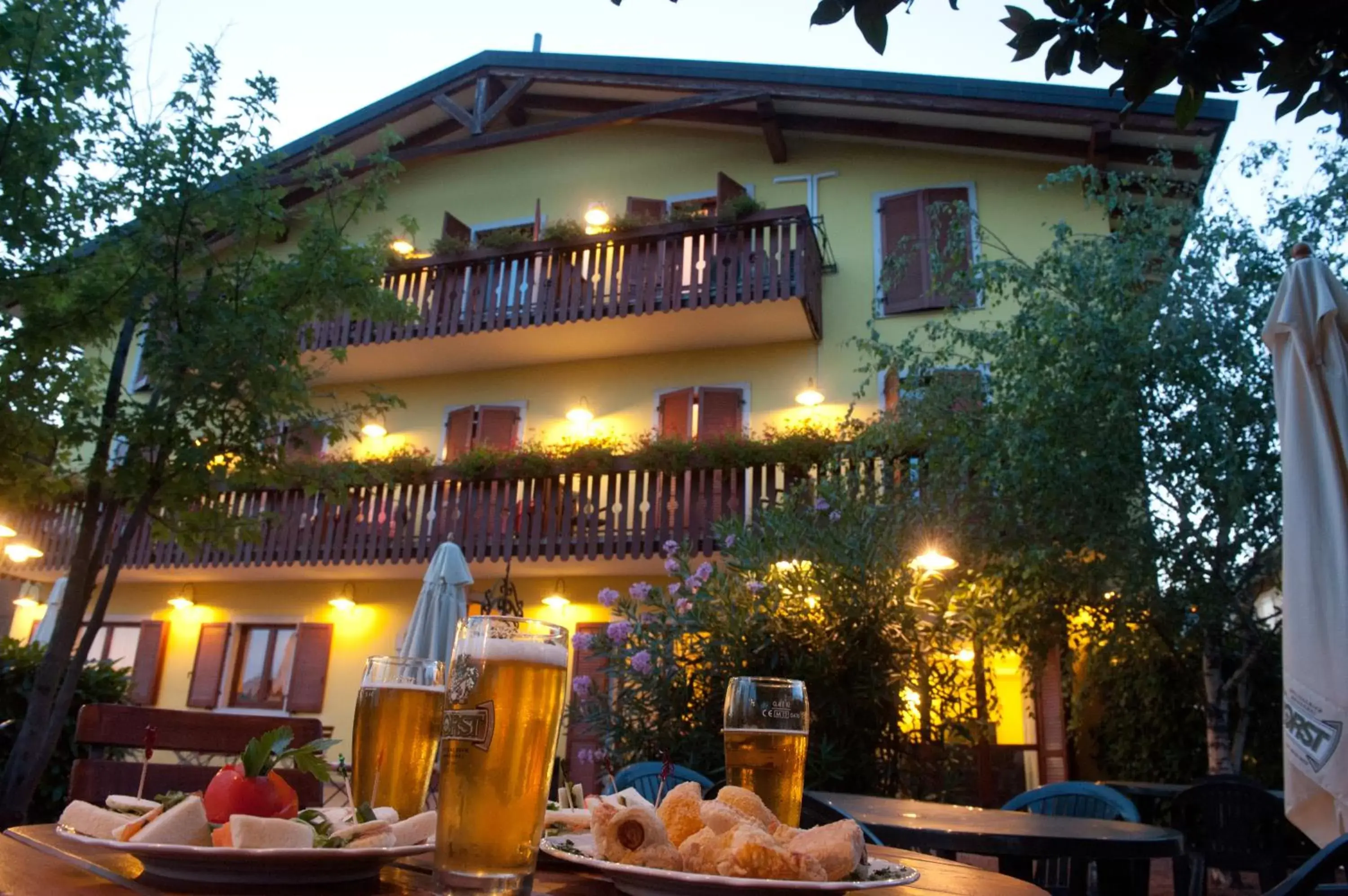 Facade/entrance, Property Building in Hotel Romantic