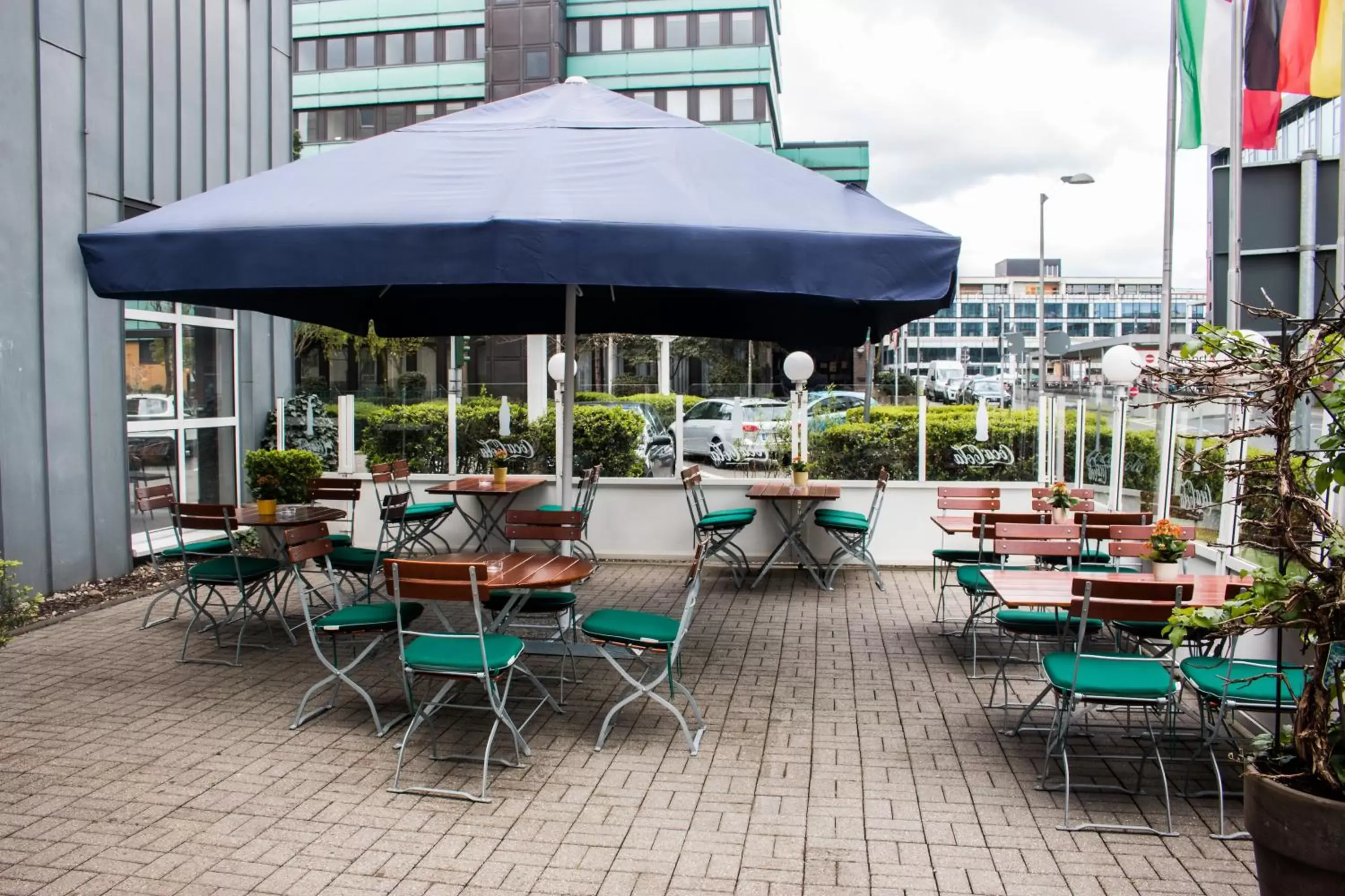 Balcony/Terrace, Restaurant/Places to Eat in Ramada by Wyndham Bottrop City