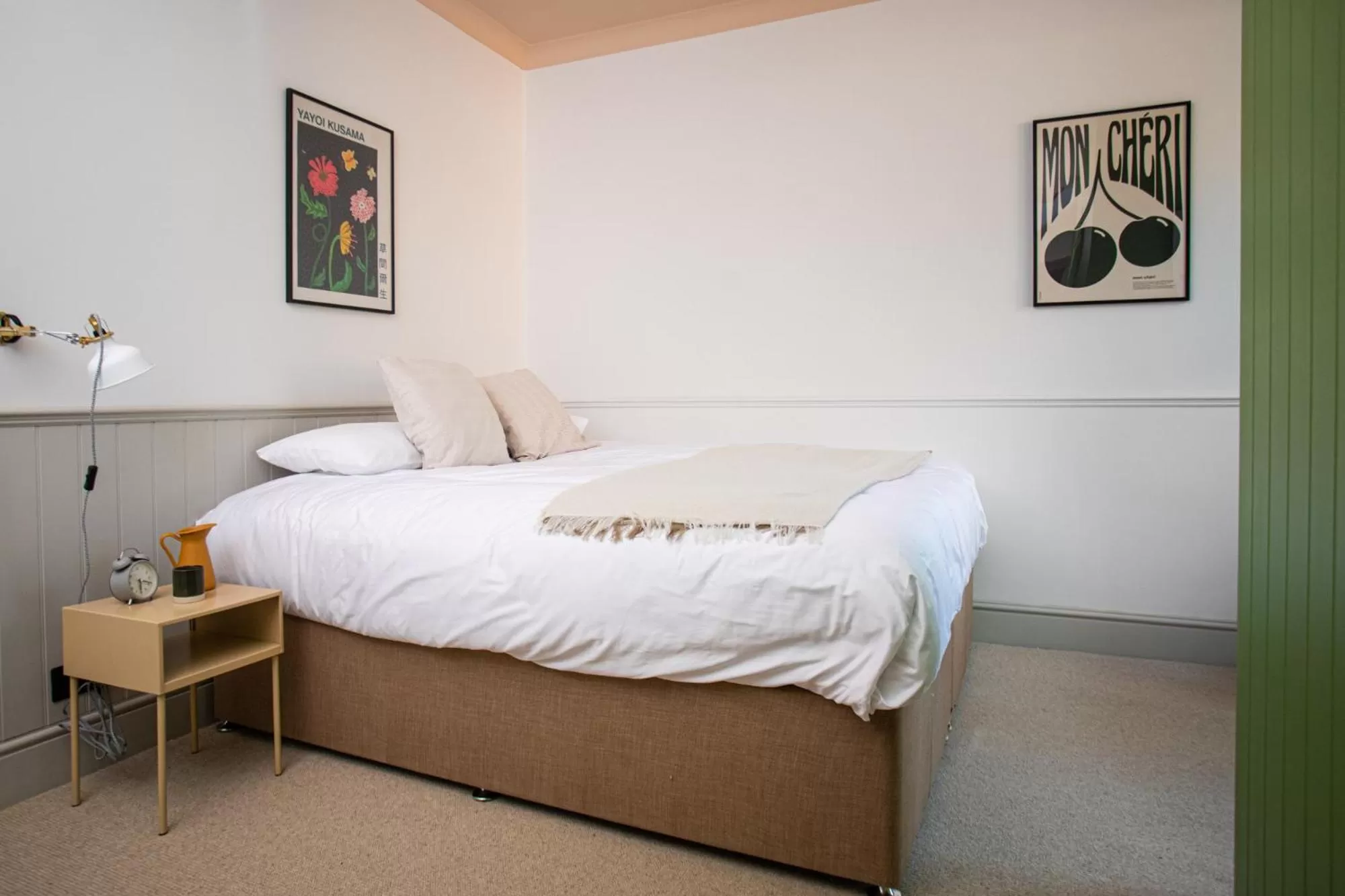 Bed in Settle in Southampton