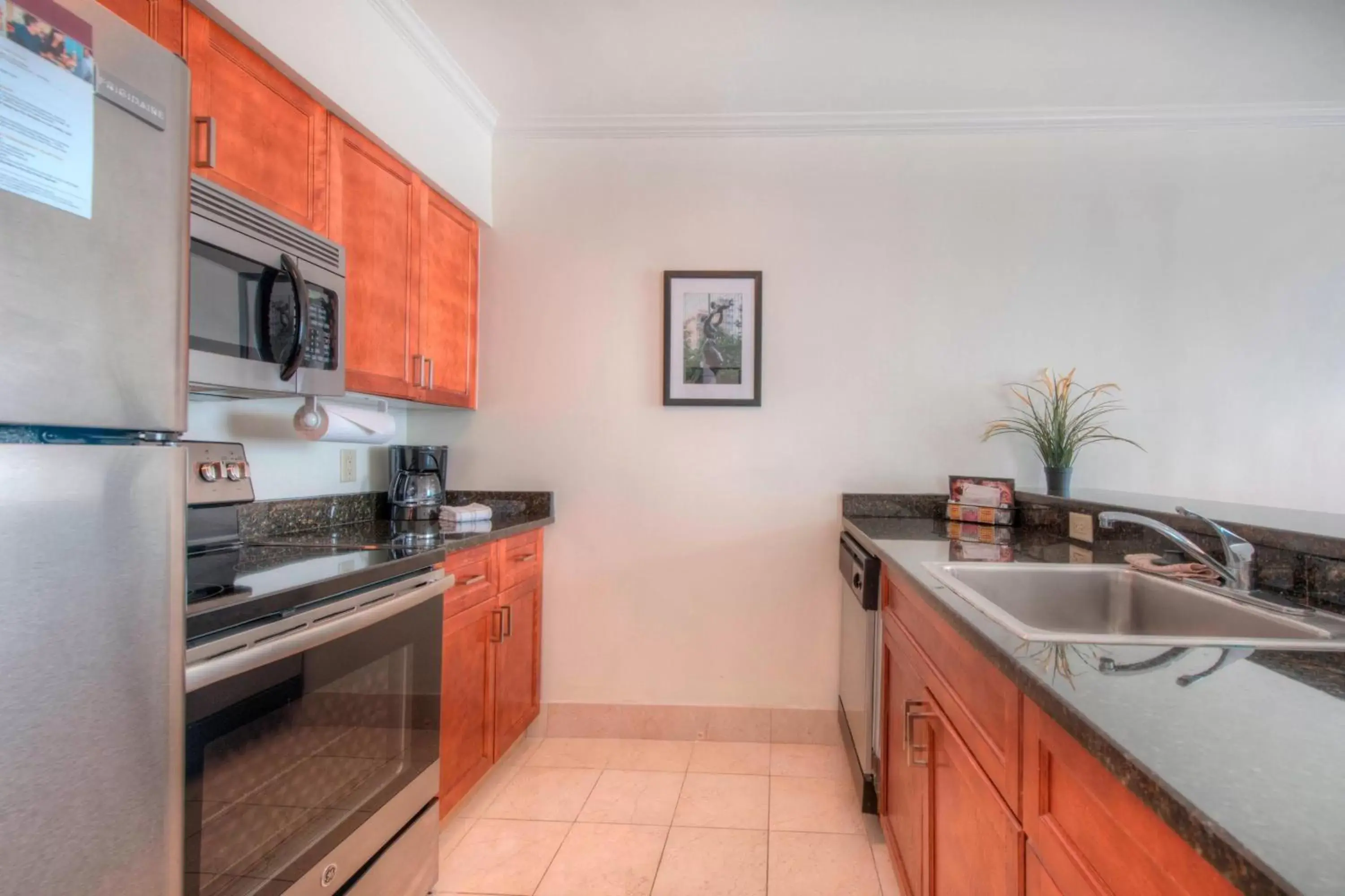 Bedroom, Kitchen/Kitchenette in Residence Inn Charlotte Uptown