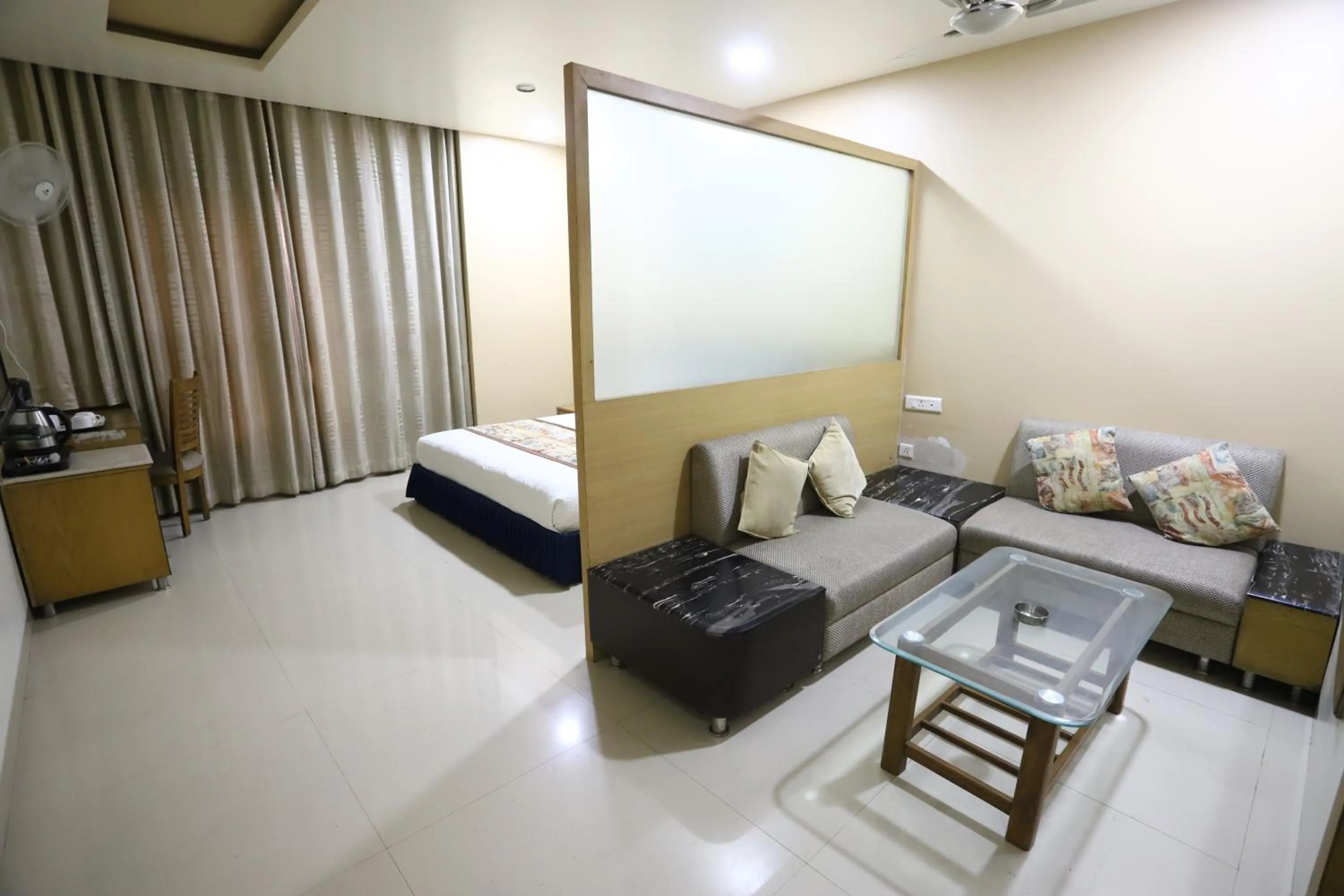 Living room, Bed in HOTEL BLUE PEARL