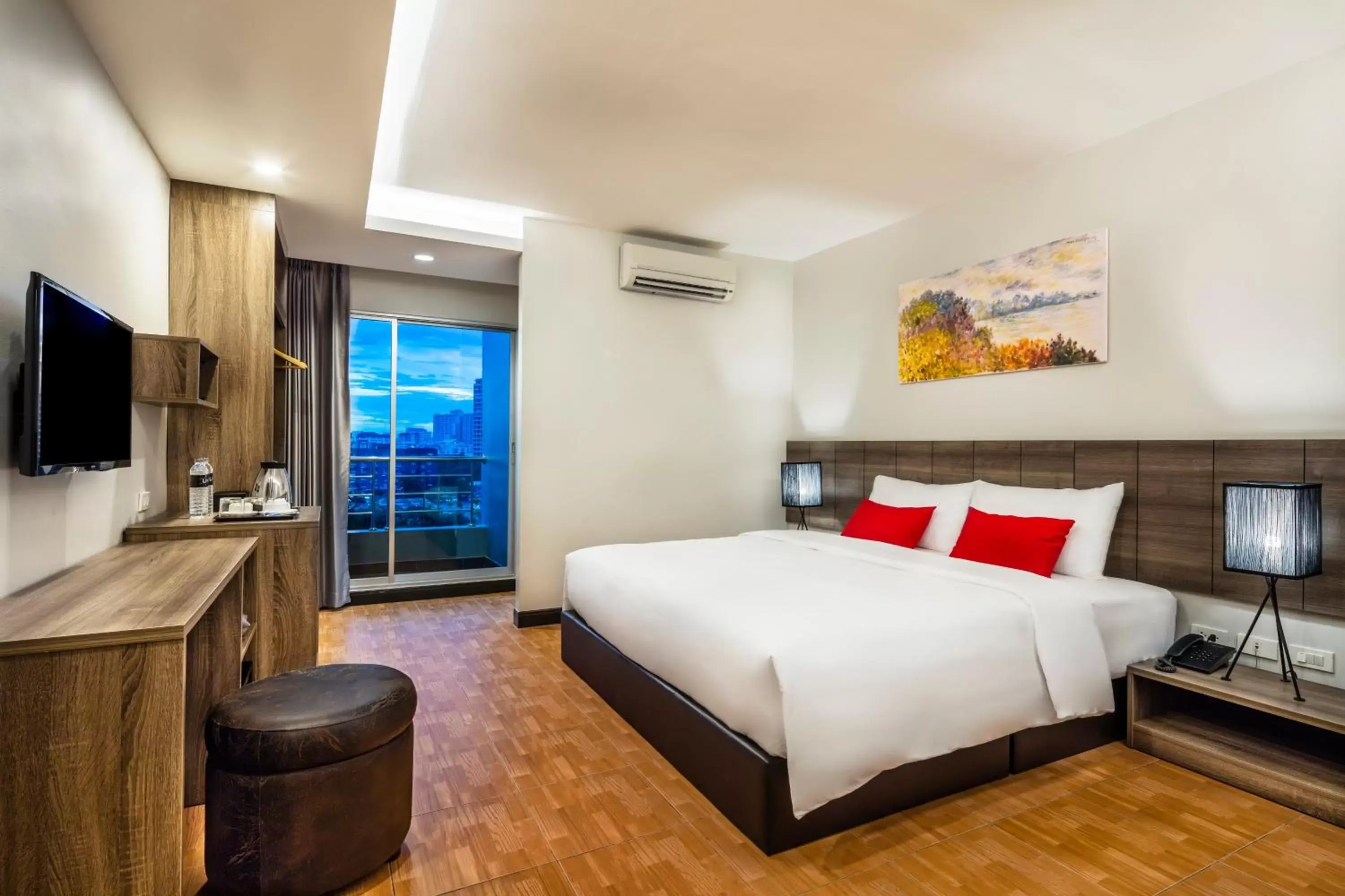 Deluxe Double Room in Livotel Hotel Hua Mak Bangkok