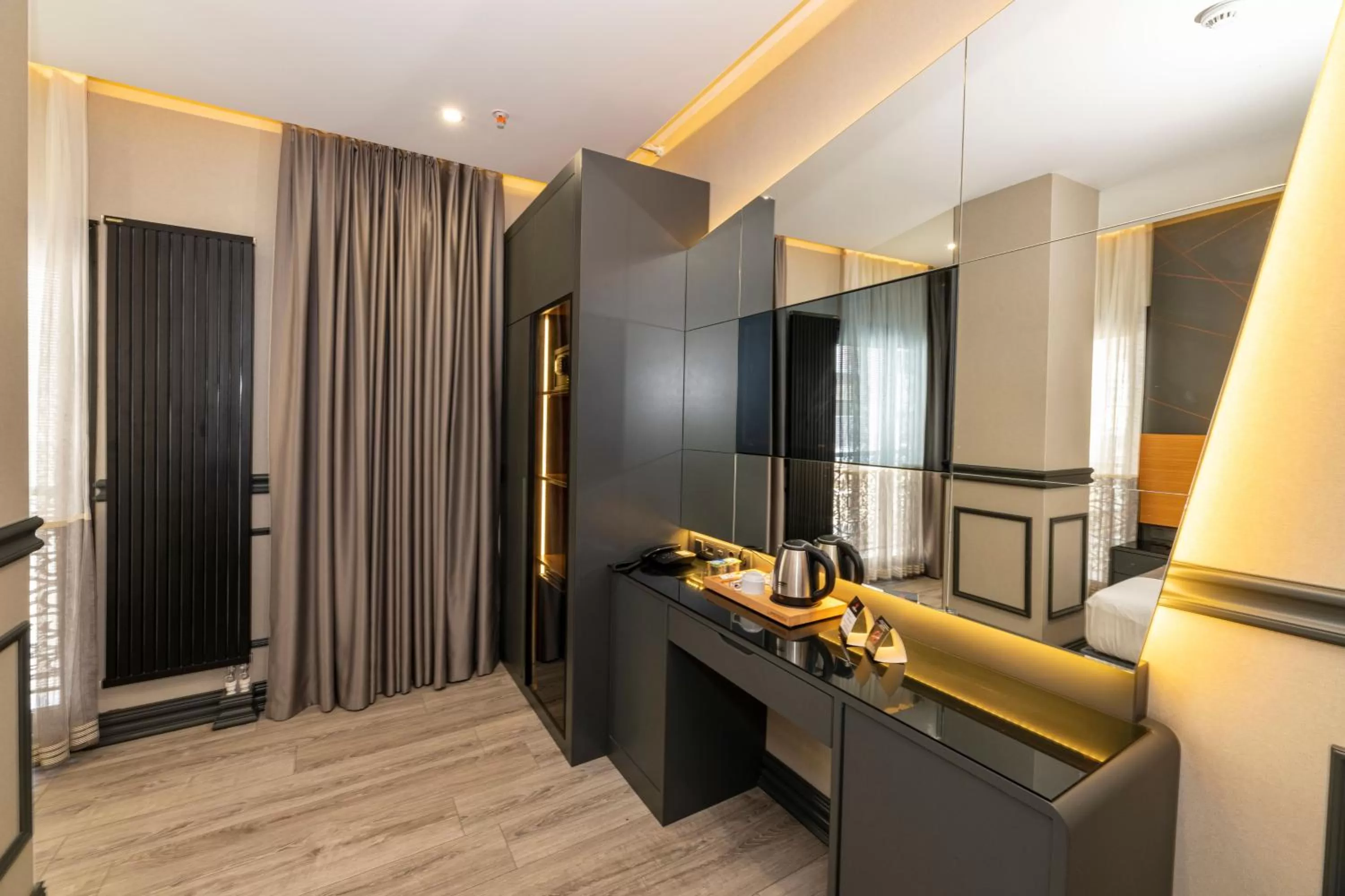 Photo of the whole room in Confores Hotel