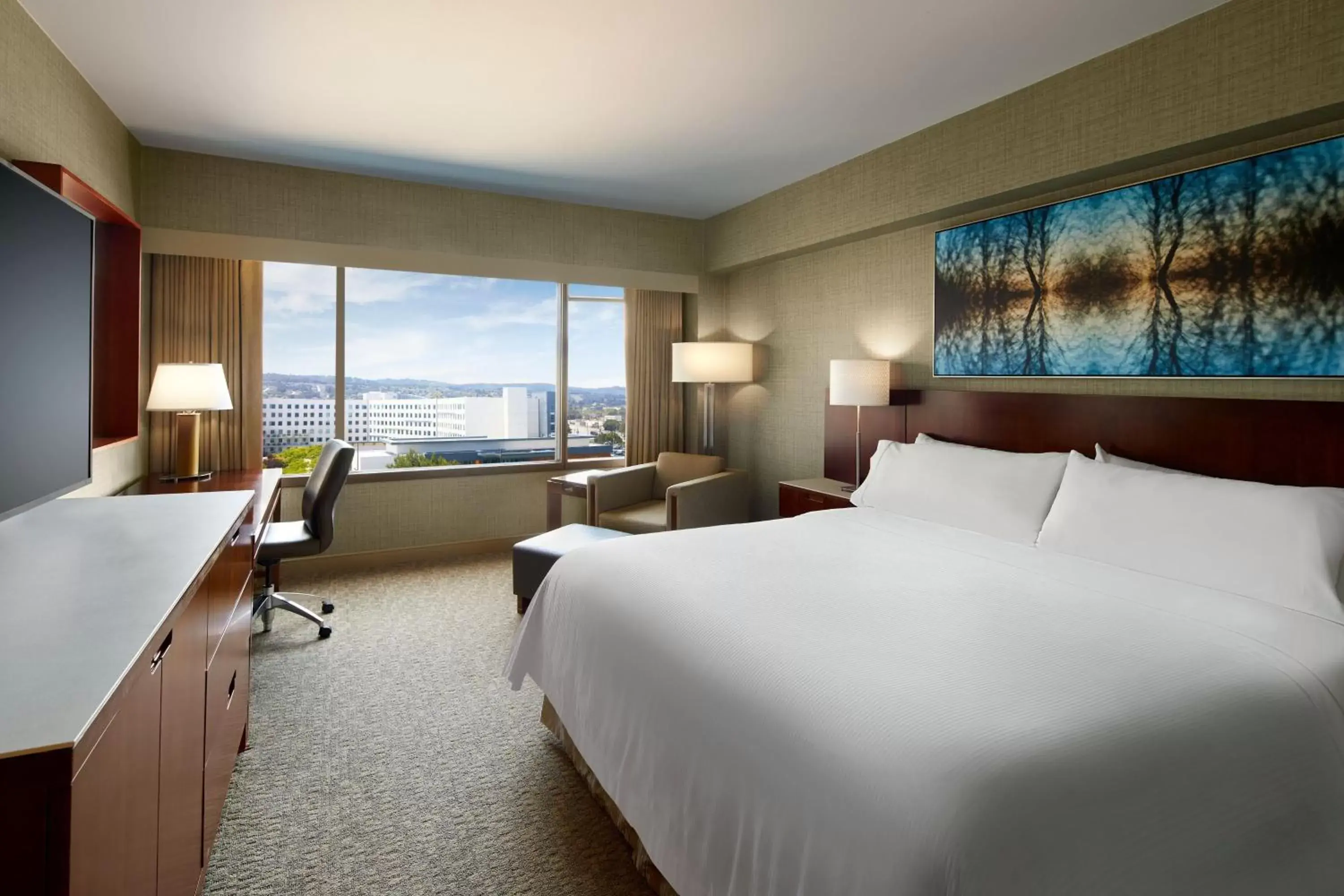 Bedroom in The Westin San Francisco Airport