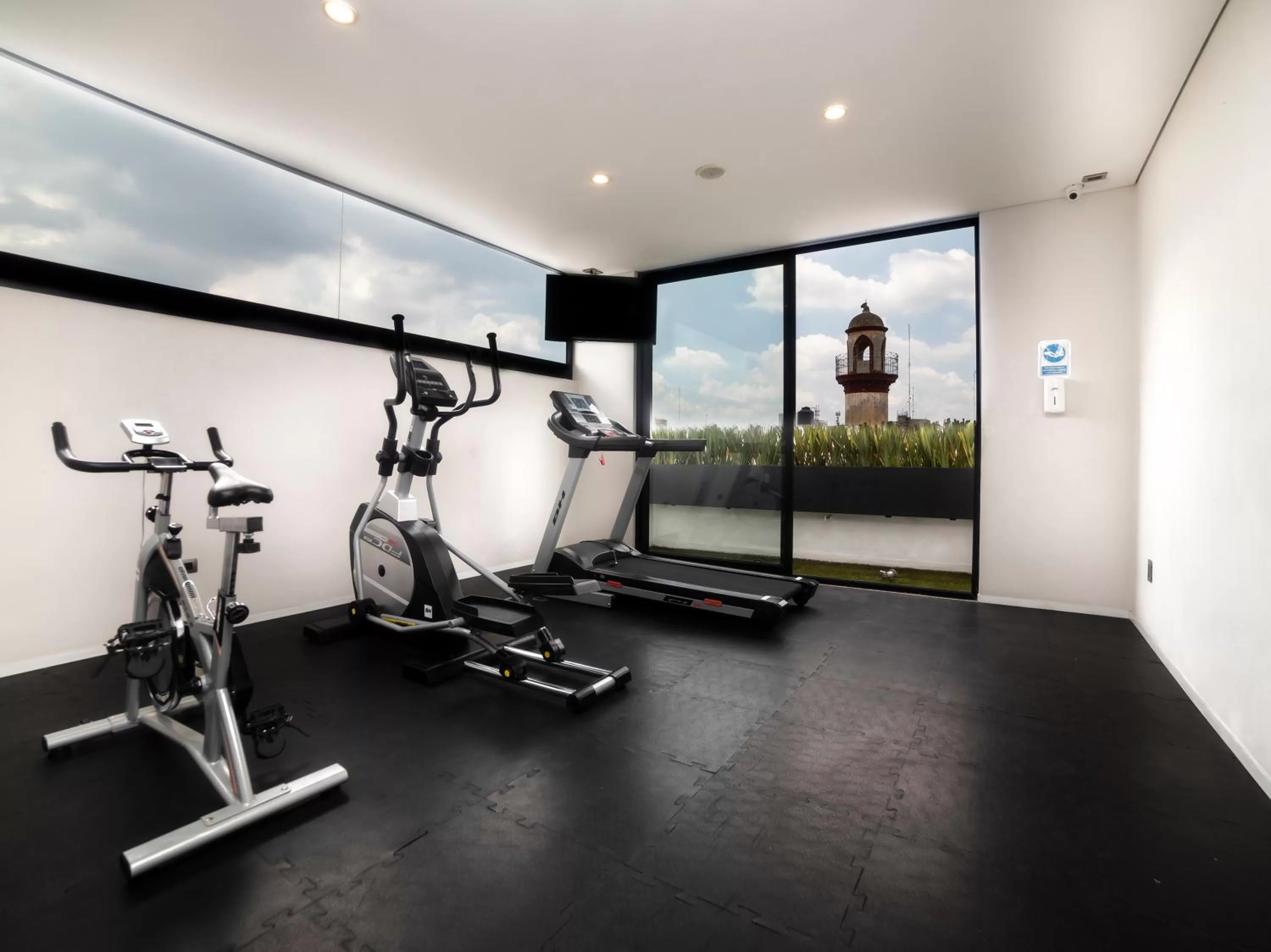 Fitness centre/facilities in Hotel Nube, Puebla Centro