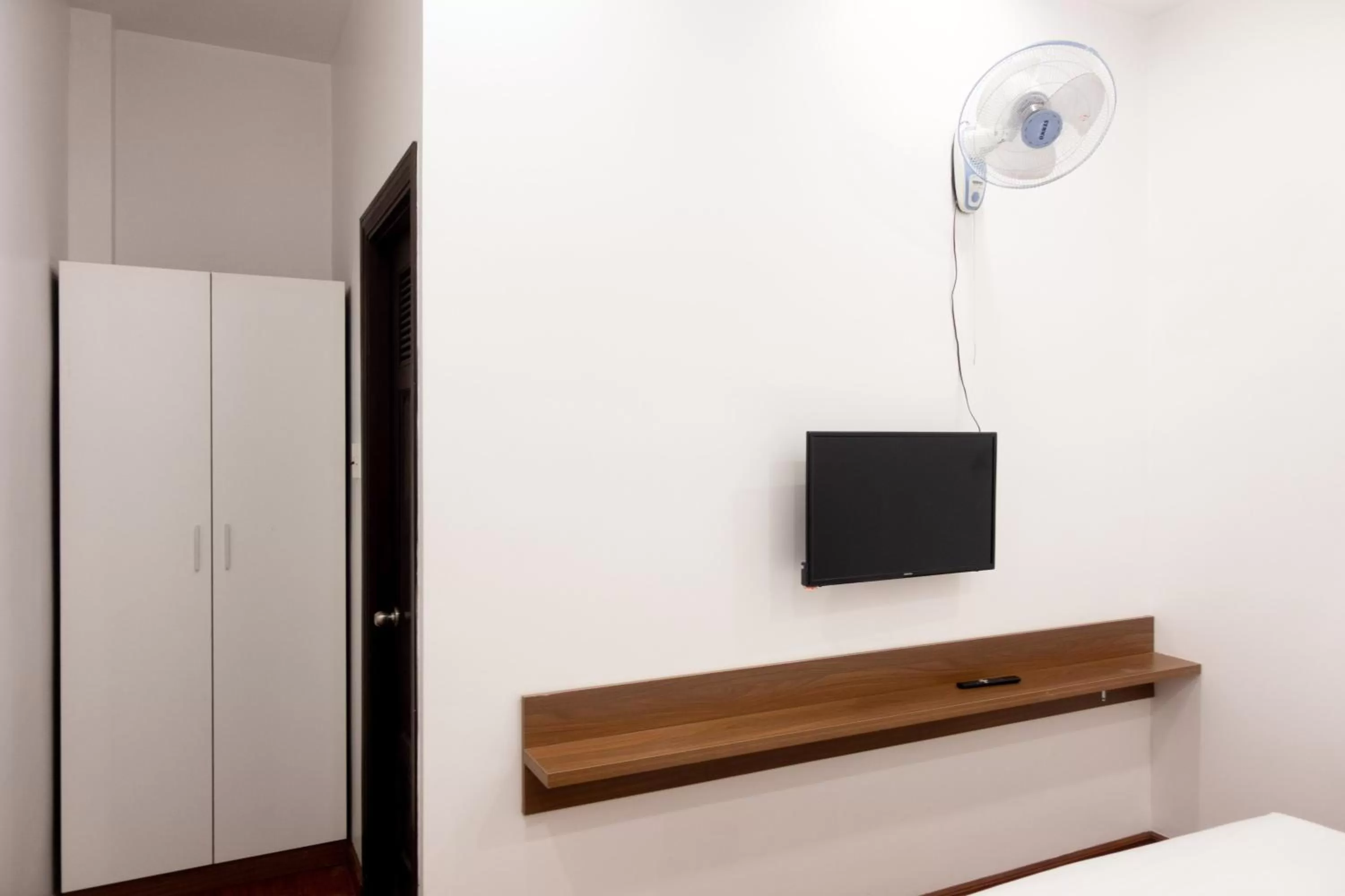 TV and multimedia, TV/Entertainment Center in Sky Hotel - Dalat Vania