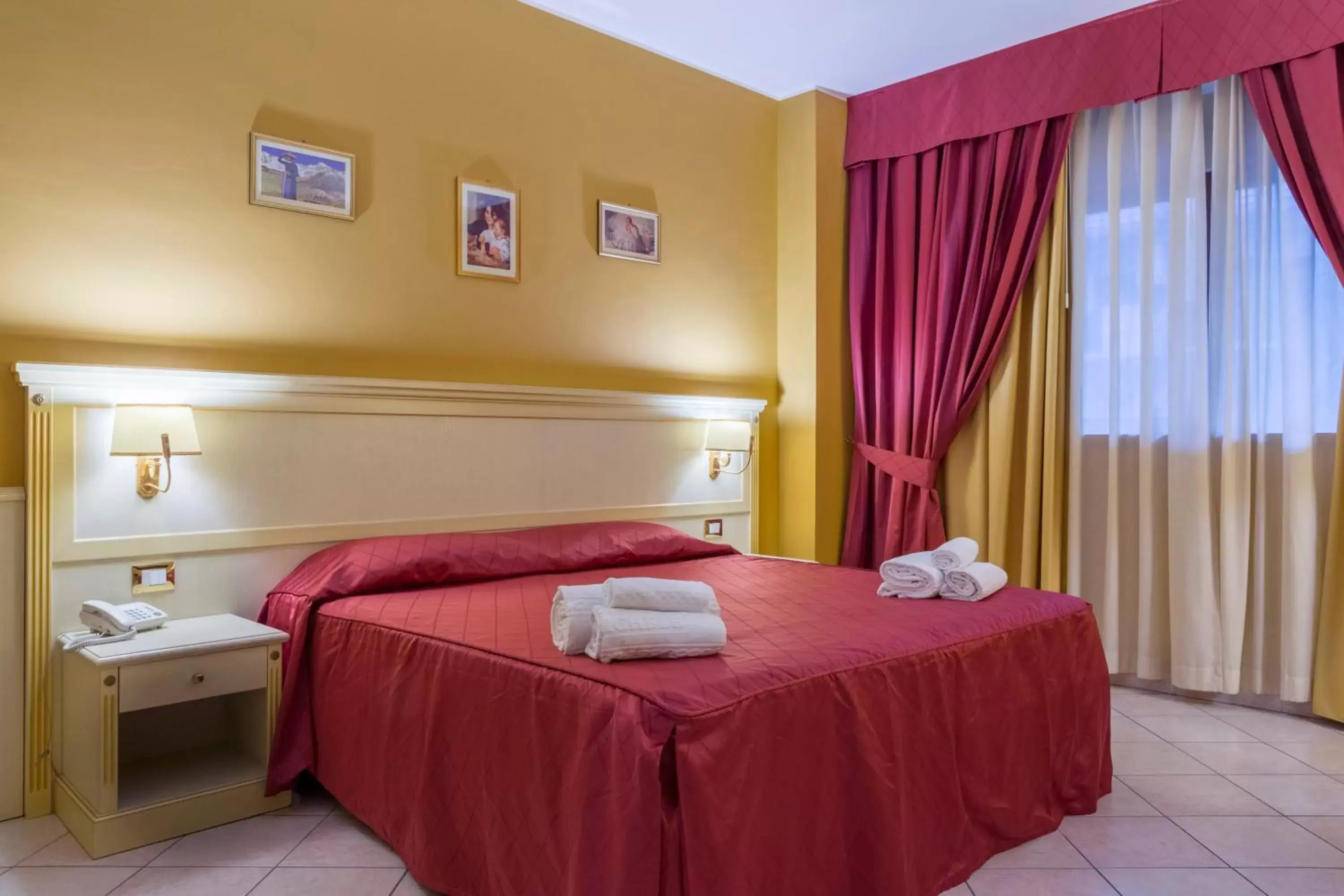 Bed in Hotel San Michele