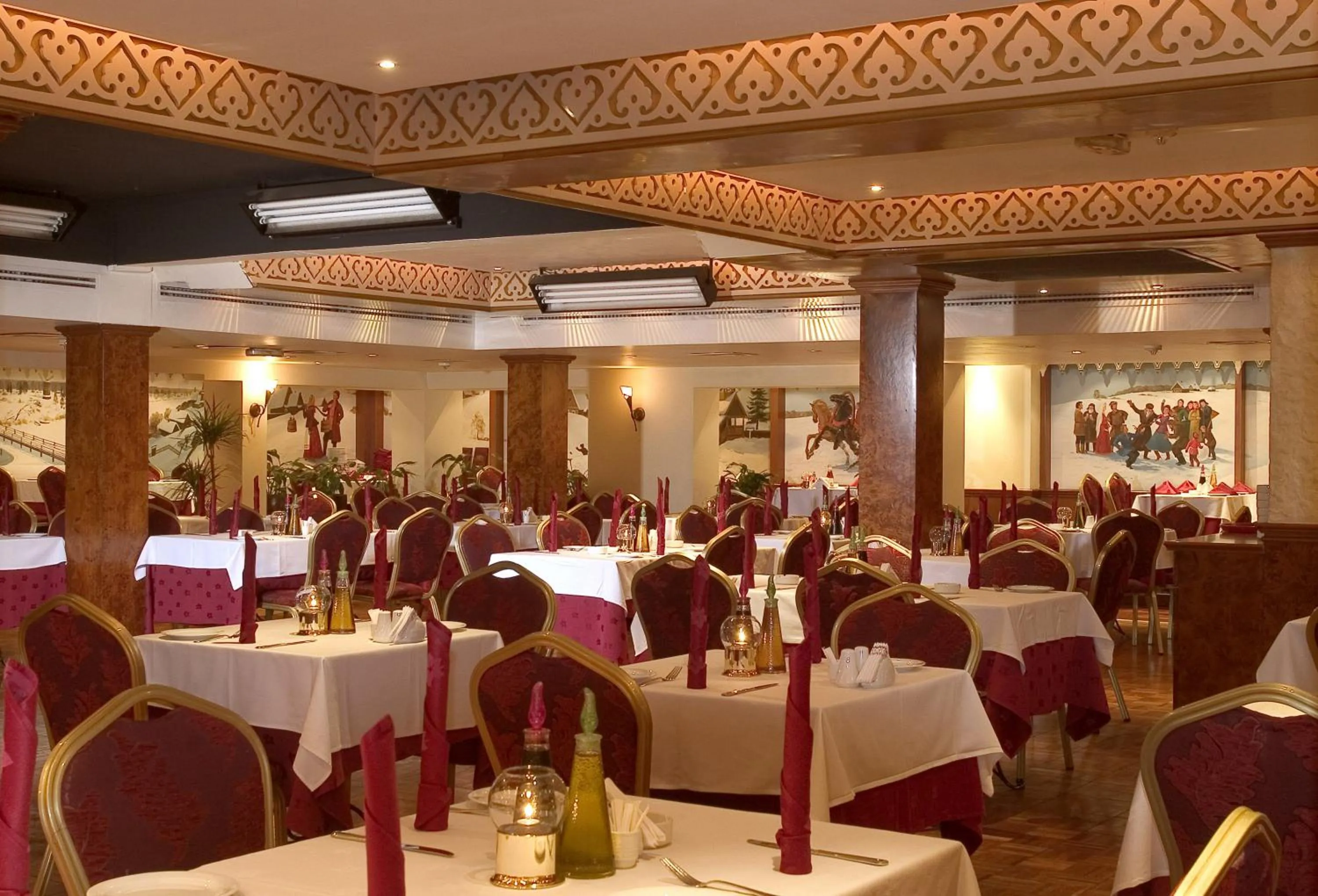 Restaurant/places to eat in Ascot Hotel