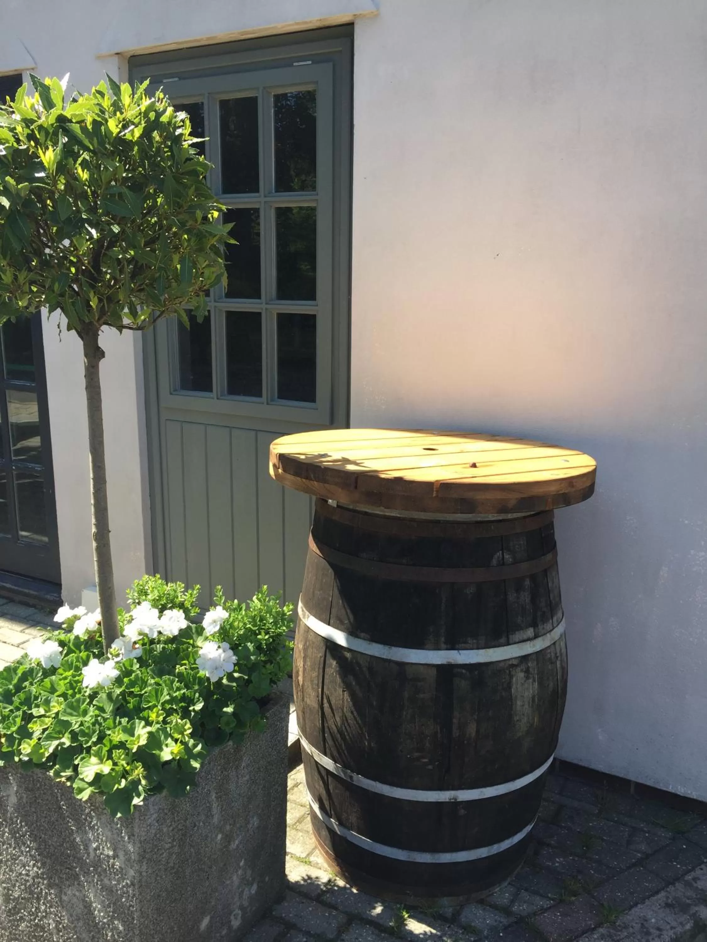 Decorative detail in The White Swan