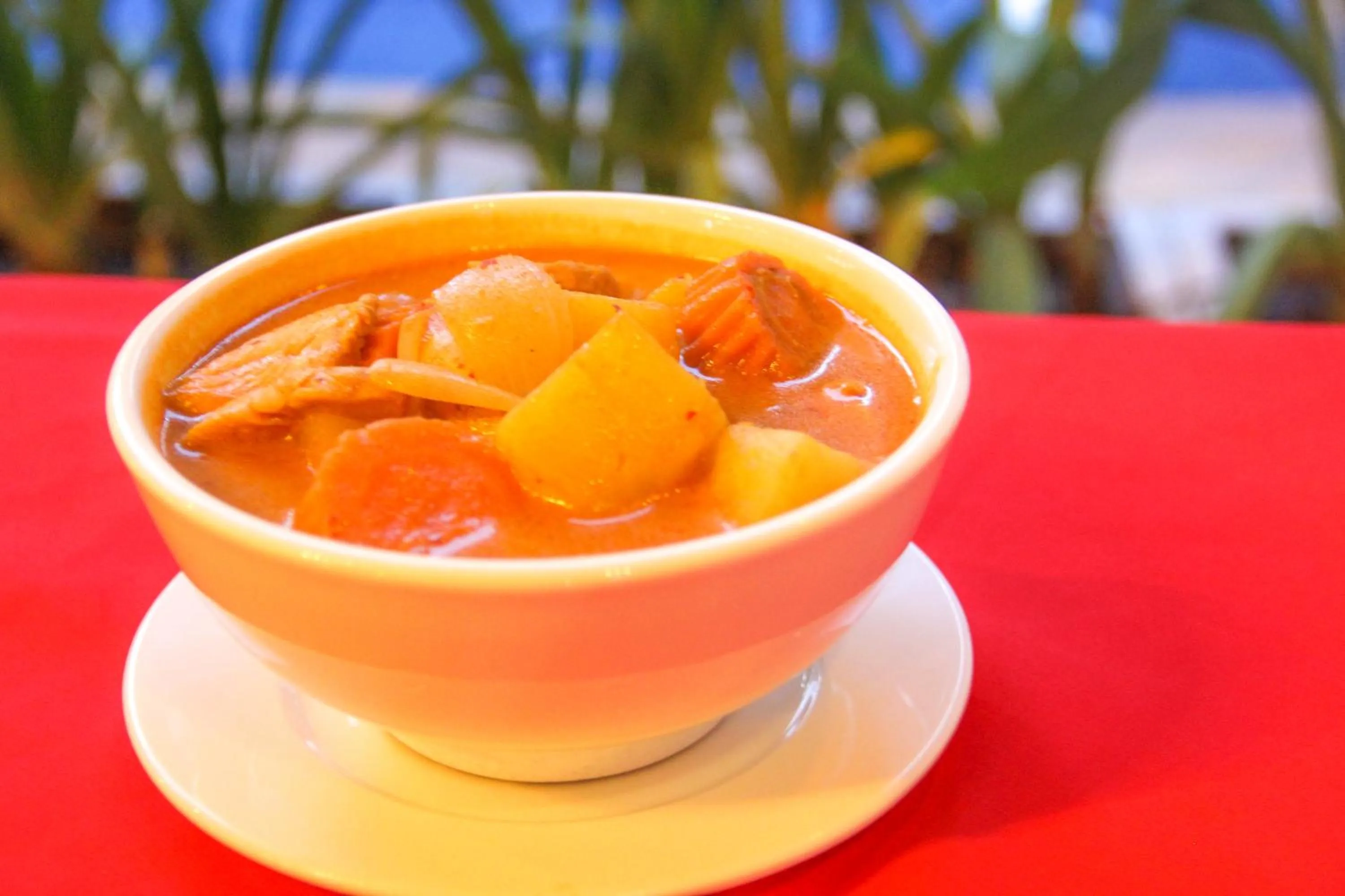 Lunch in Tropical Breeze