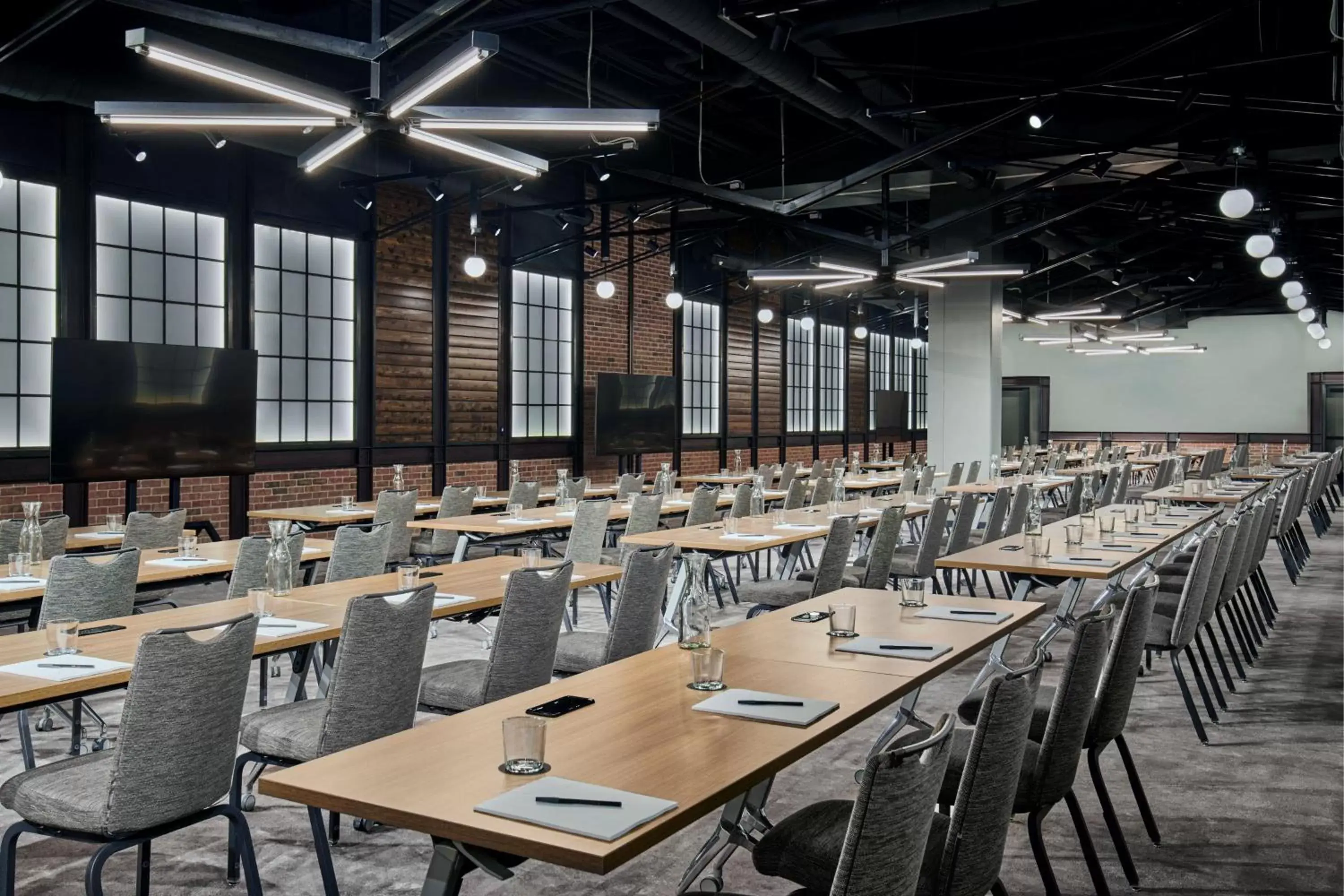 Meeting/conference room, Restaurant/Places to Eat in AC Hotel by Marriott Downtown Los Angeles