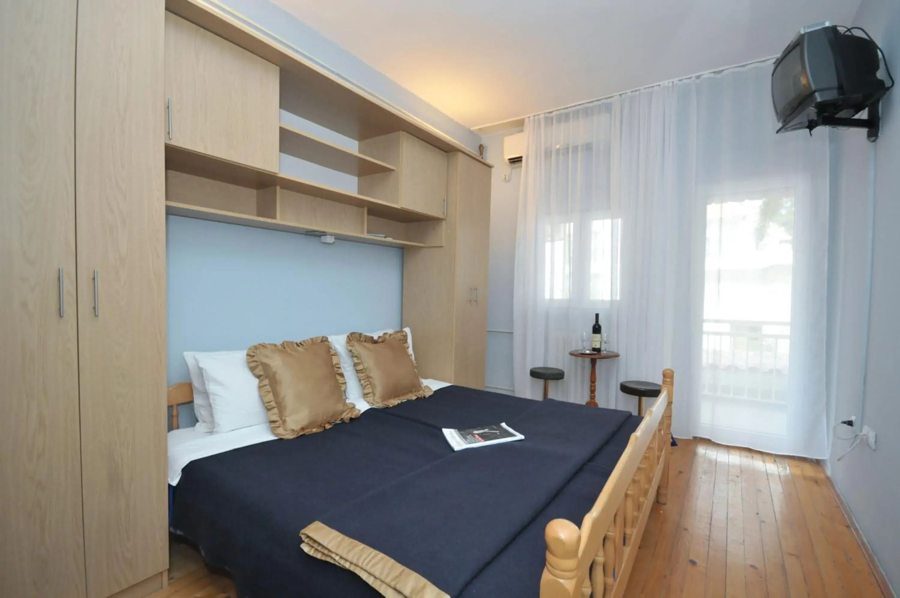 Bedroom, Bed in Hotel Oaza