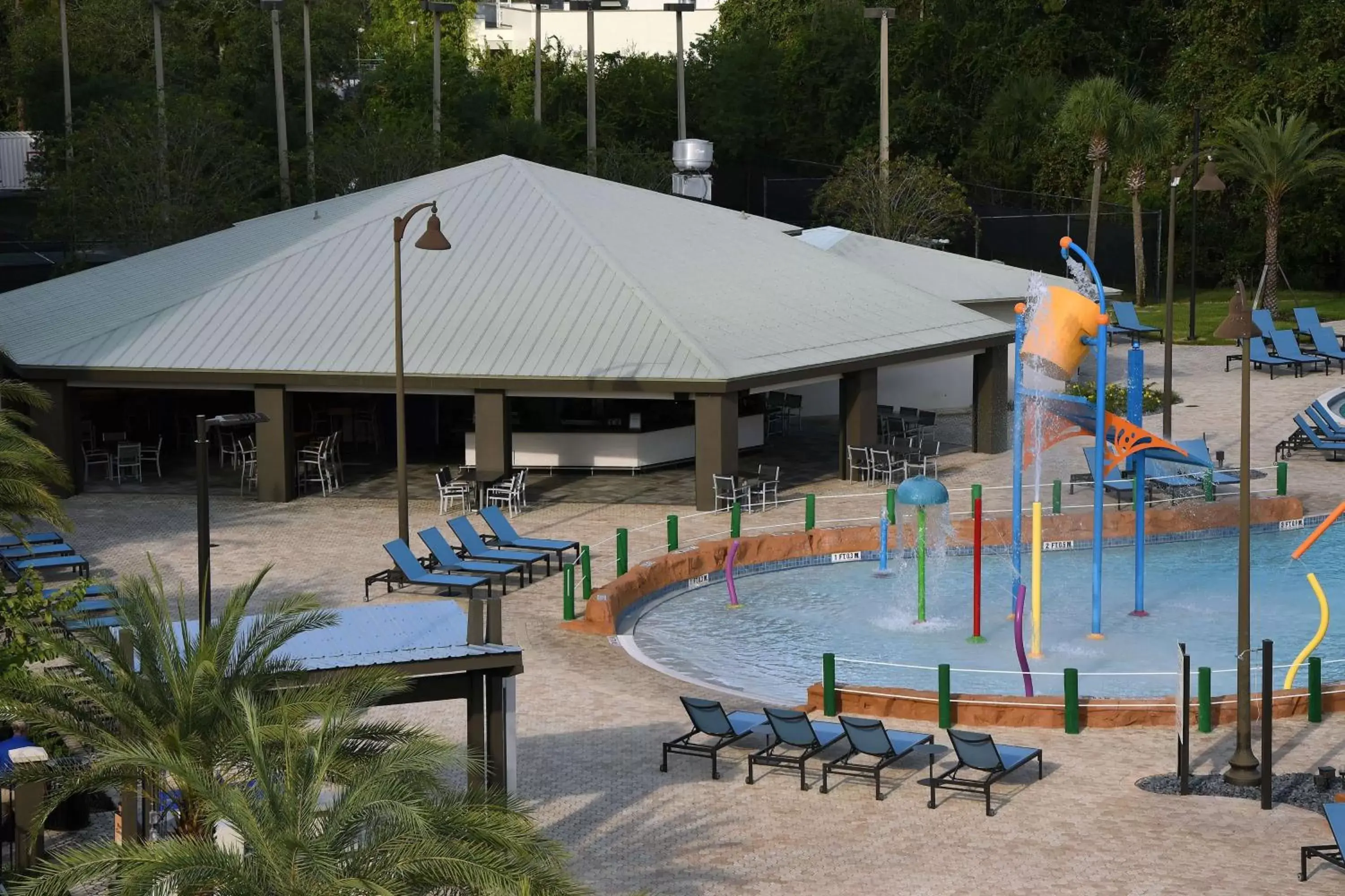 Restaurant/places to eat, Swimming Pool in Wyndham Lake Buena Vista Resort Disney Springs® Resort Area