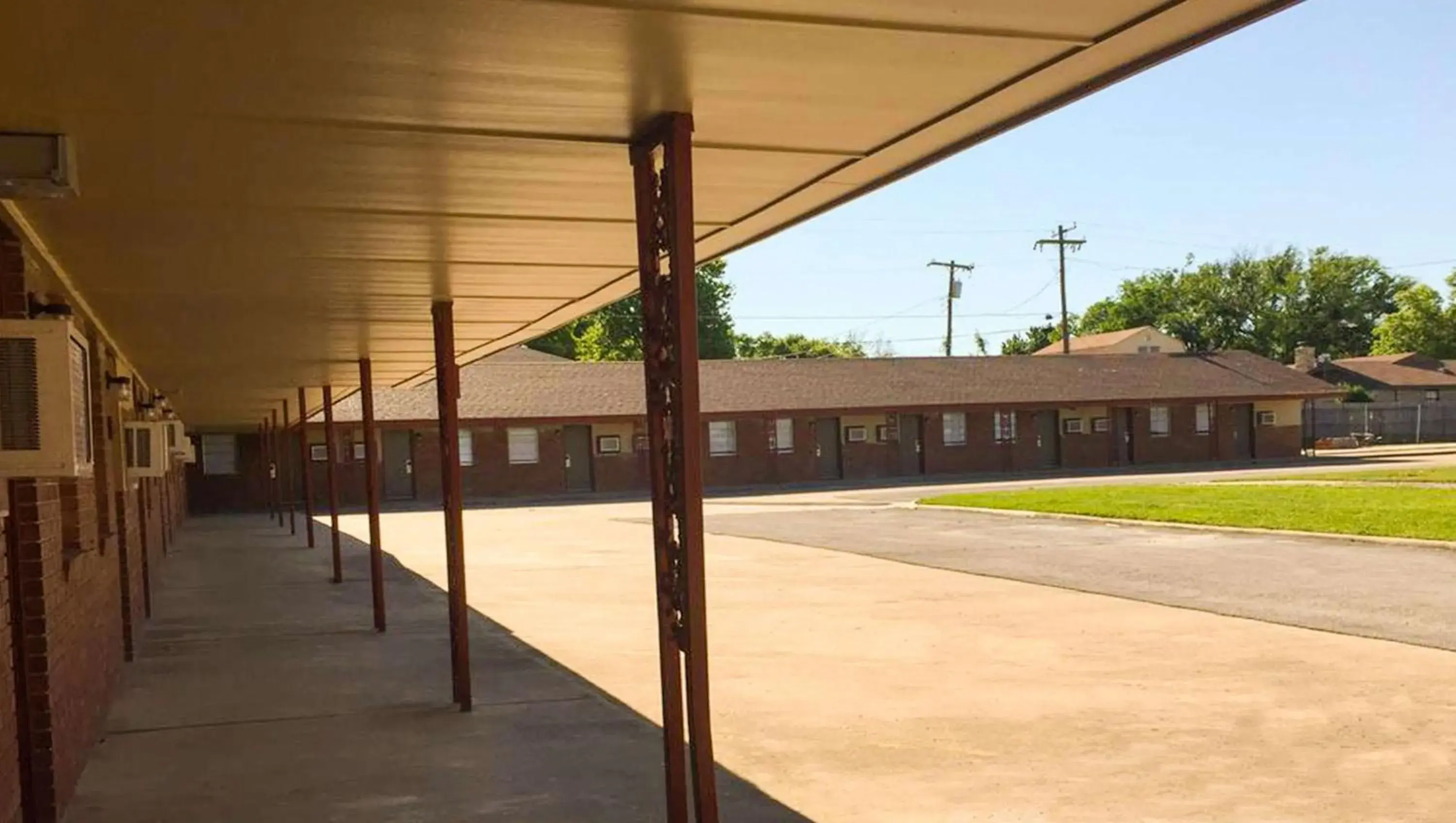 Property building in Budget Inn Ardmore OK Property building in Budget Inn Ardmore OK