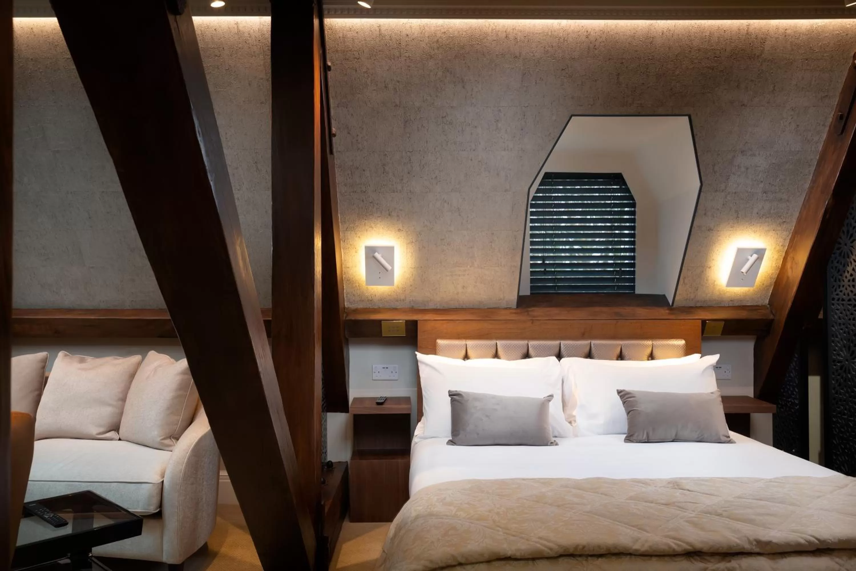 Bed in The Lansbury Heritage Hotel By Sunday - Canary Wharf London