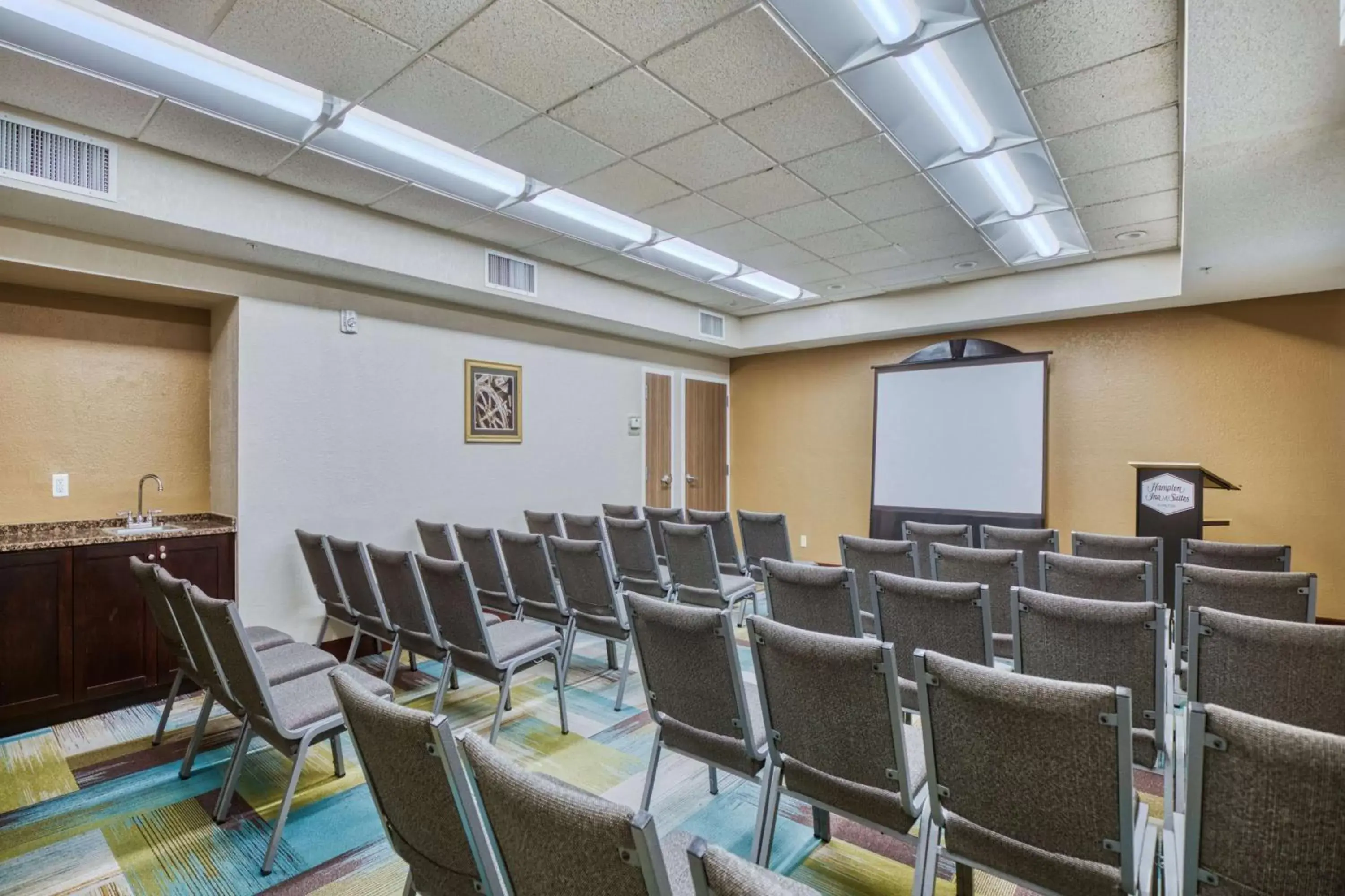 Meeting/conference room in Hampton Inn & Suites Orlando-East UCF