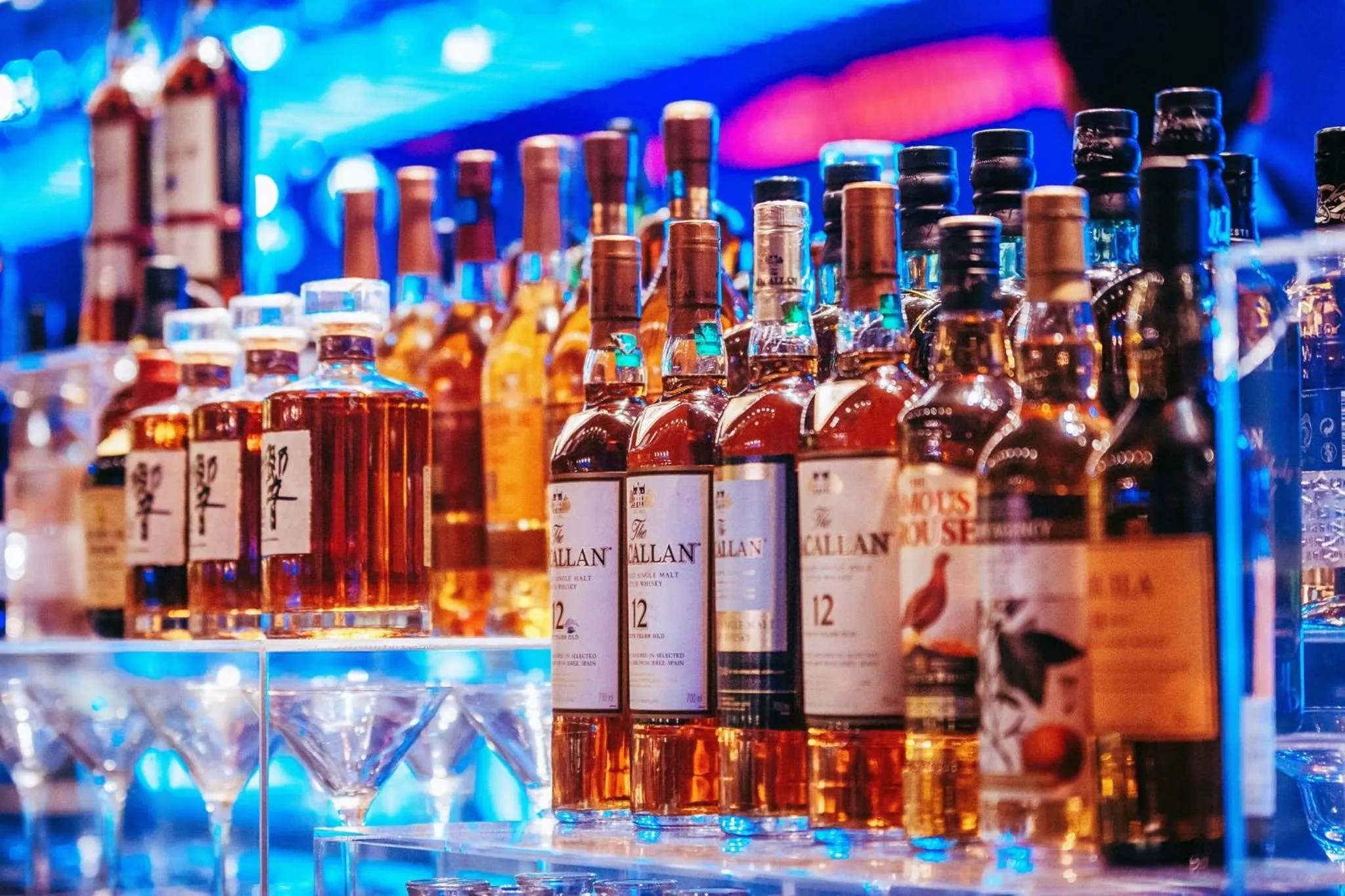 Lounge or bar in Crowne Plaza Kunshan by IHG