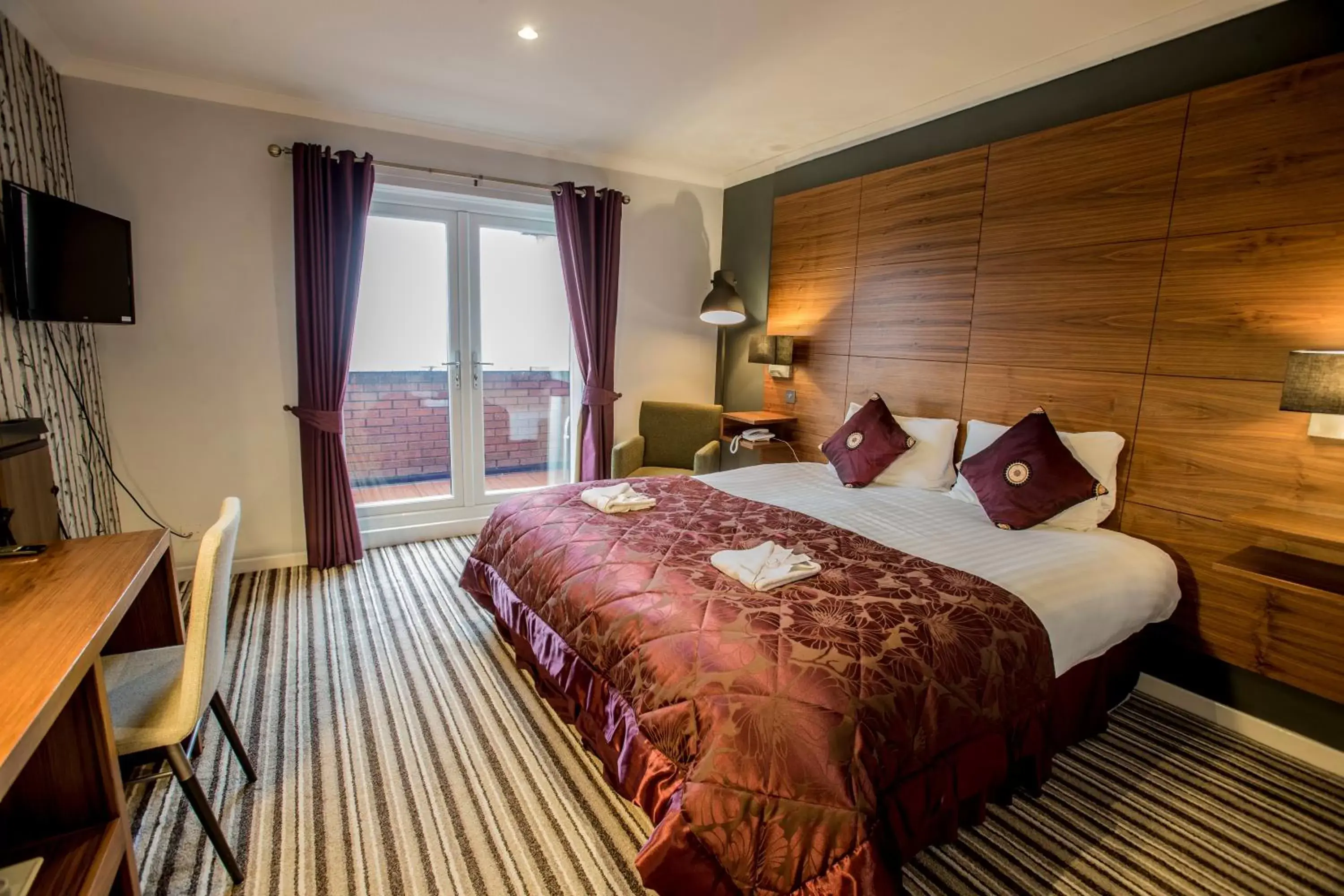 Bedroom, Bed in Highfield Hotel