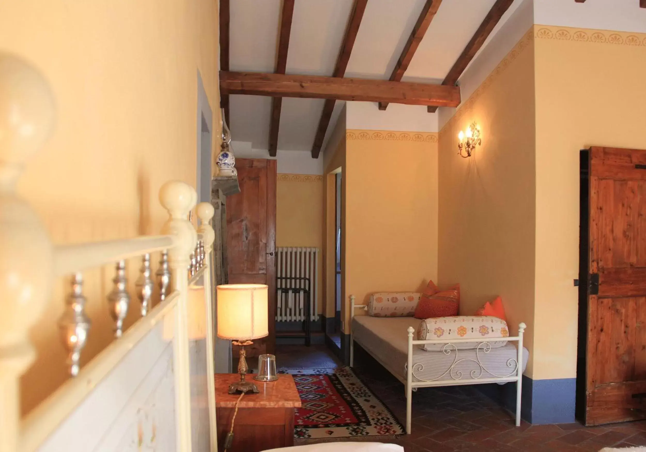 Bedroom, Seating Area in antica casa "le rondini"