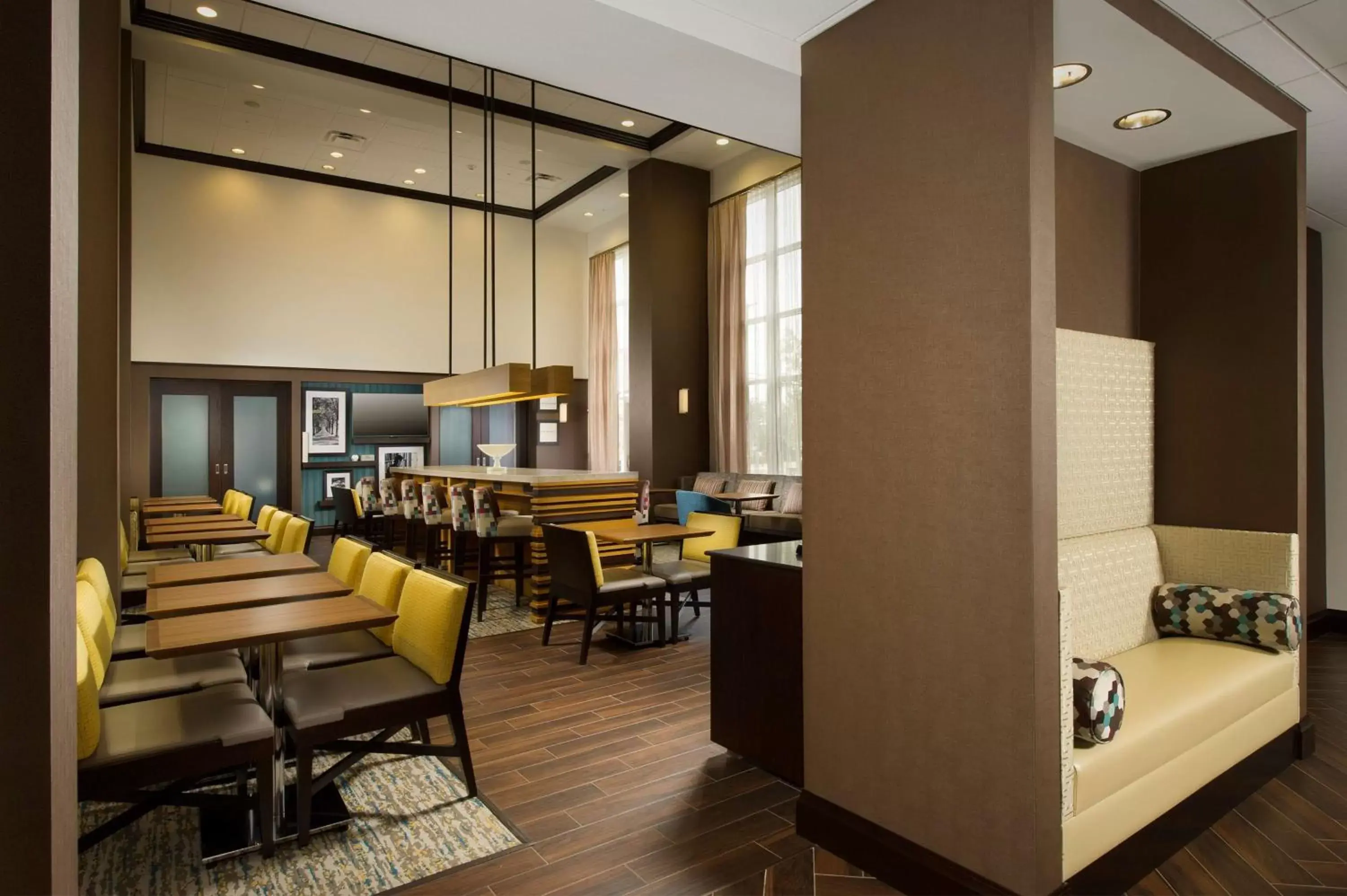 Lobby or reception in Hampton Inn & Suites Syracuse/Carrier Circle