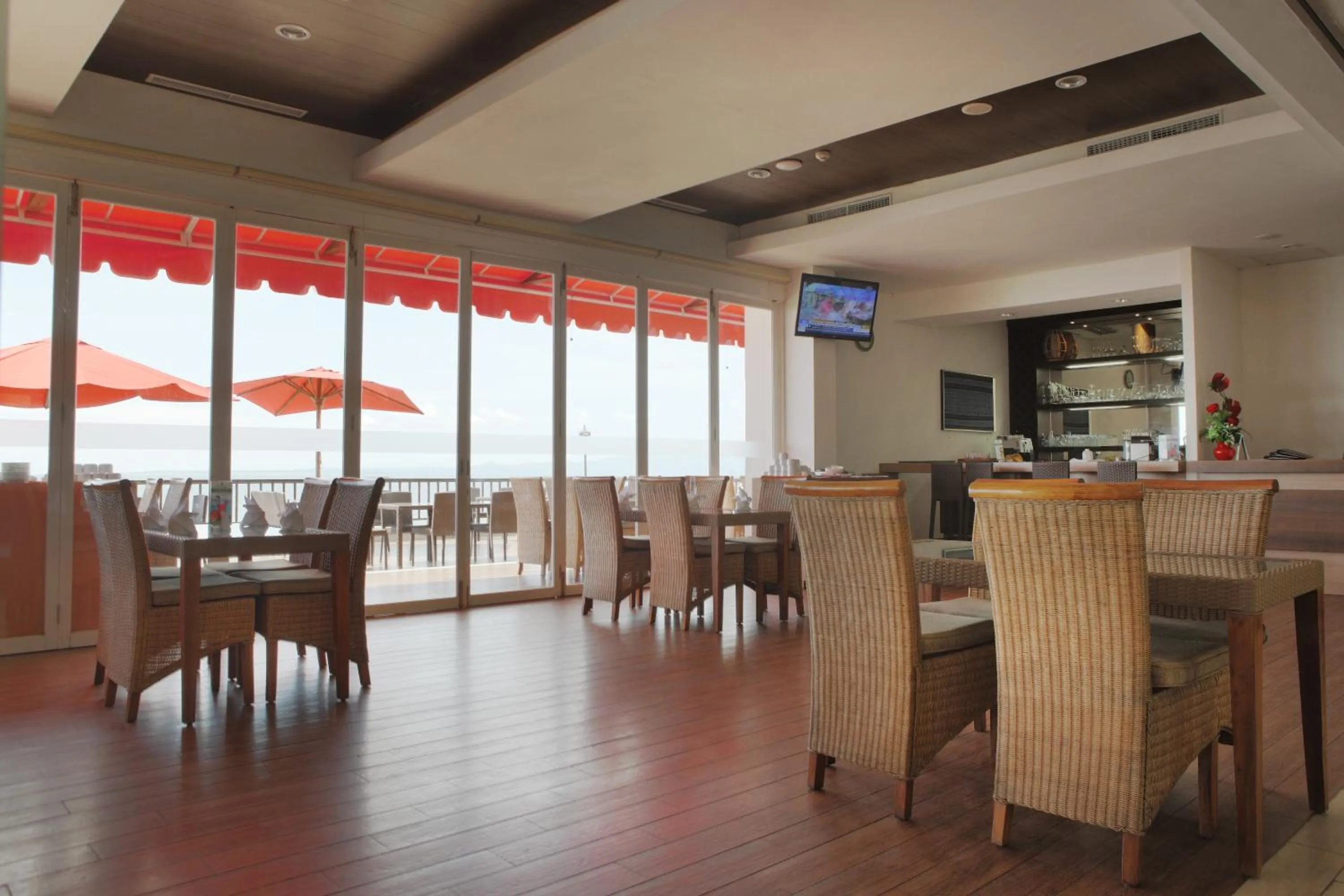 Restaurant/places to eat in Hotel on The Rock