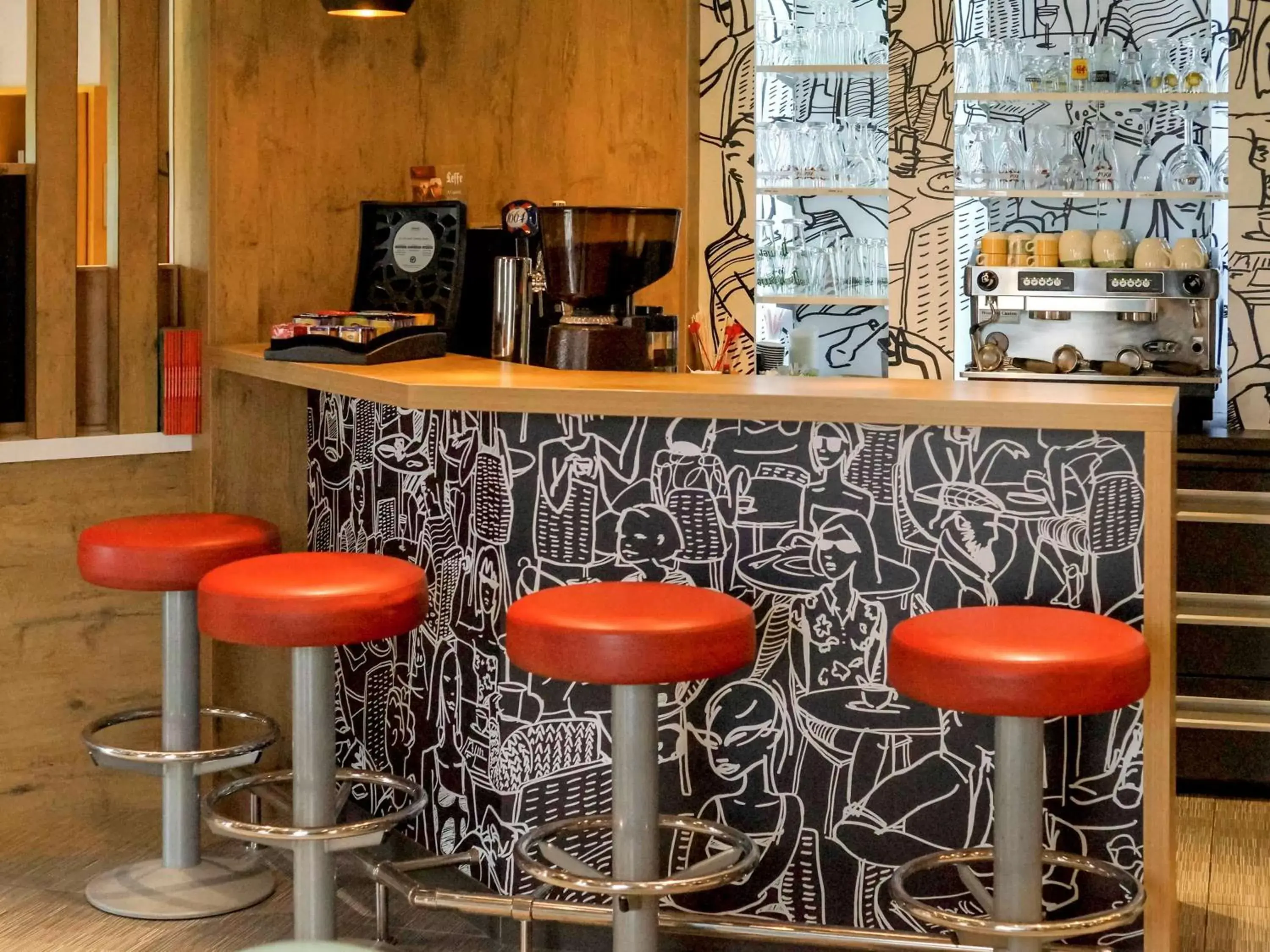 Lounge or bar, Lounge/Bar in ibis Vesoul