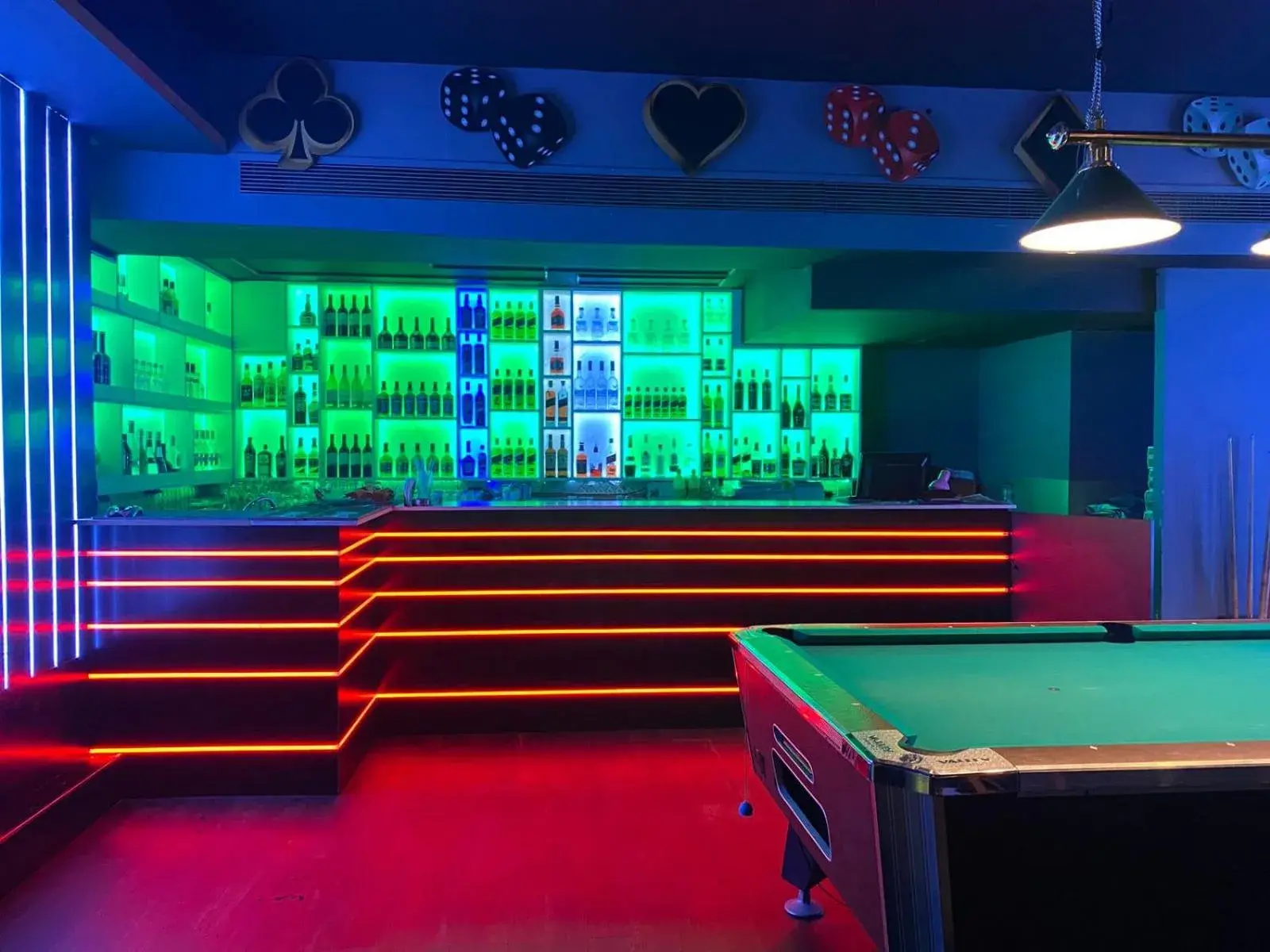 Lounge or bar, Billiards in Palm Beach Hotel