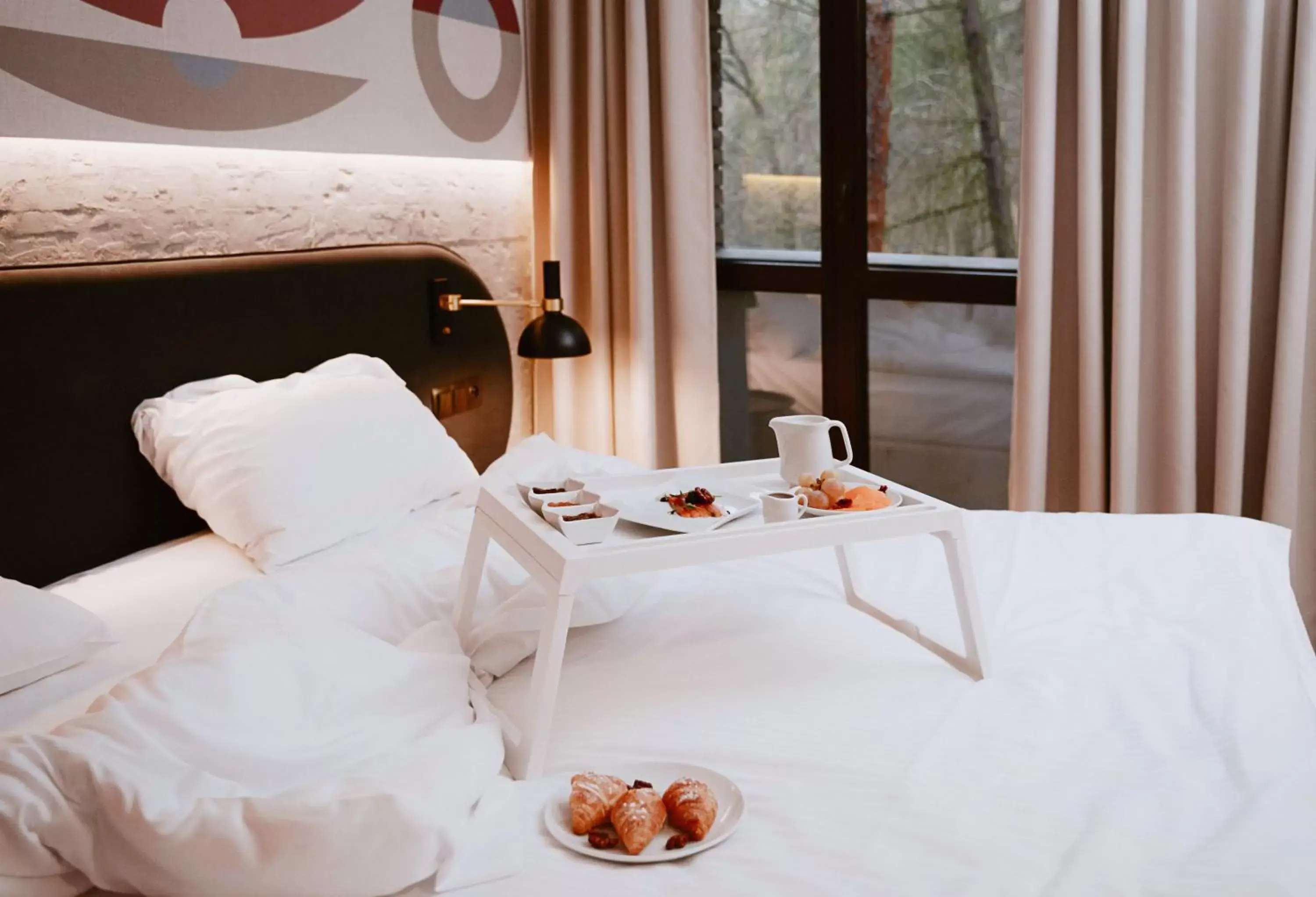 Breakfast, Bed in Forest Hotel