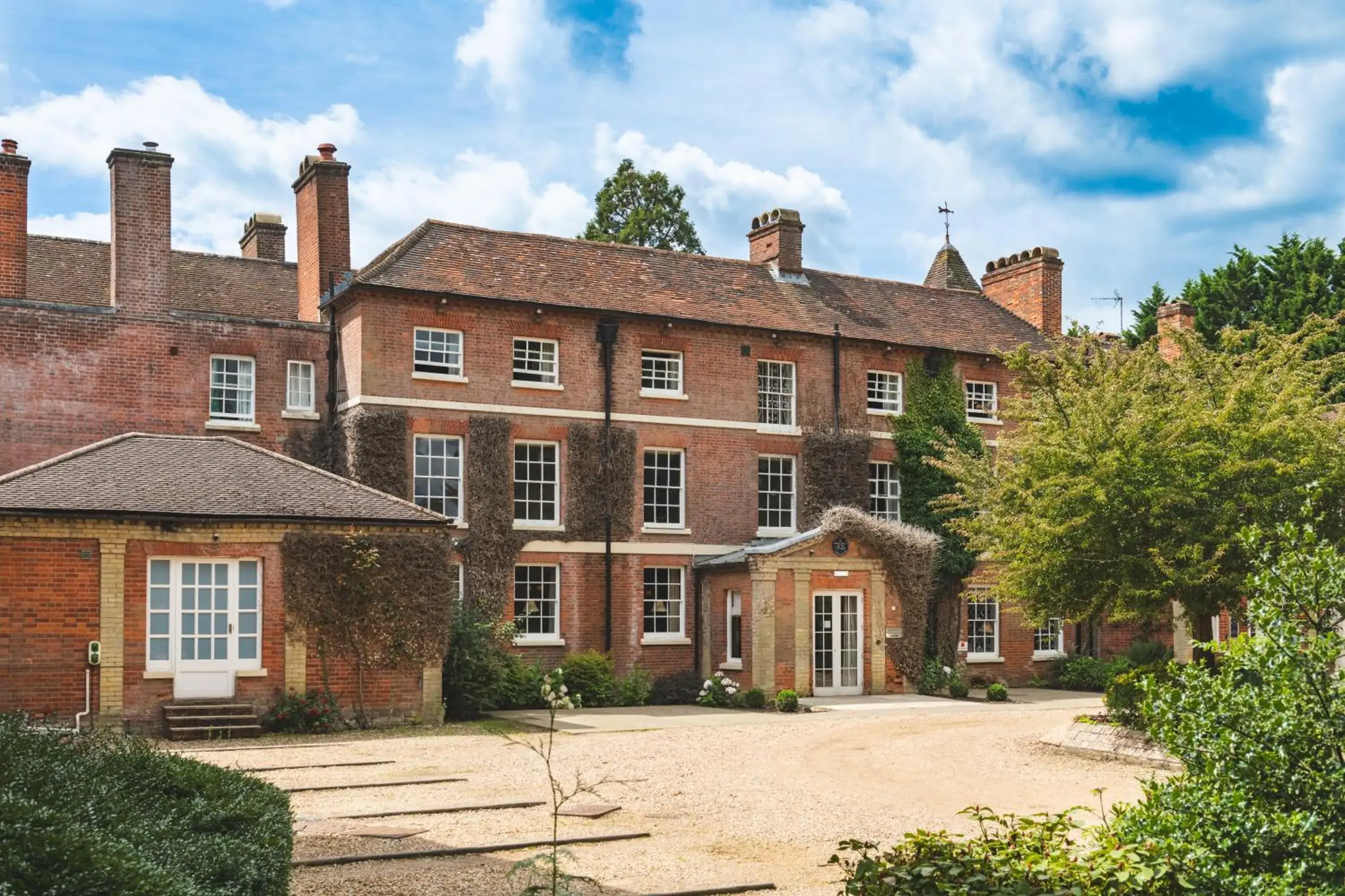 Property Building in Bartley Lodge Hotel