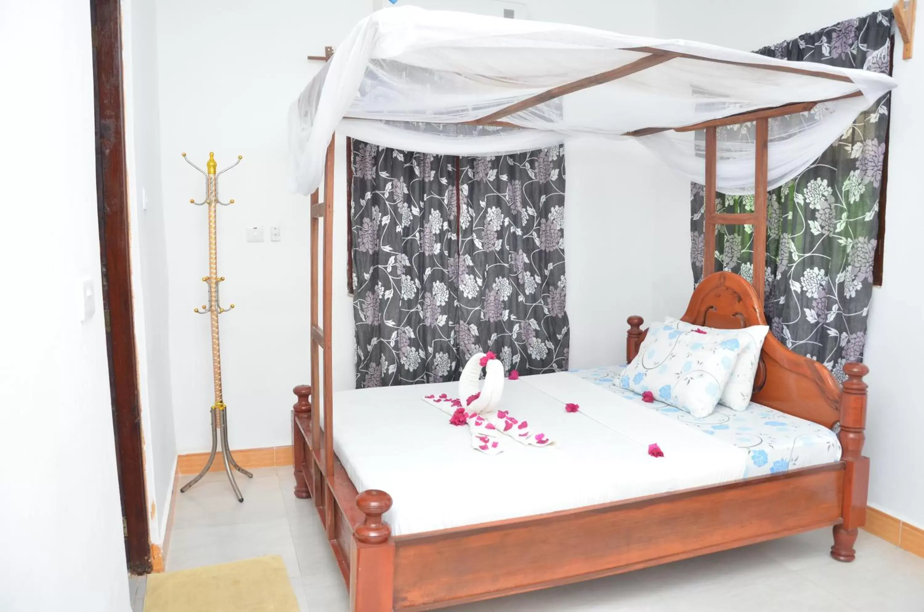 Bed in Bagamoyo Spice Villa