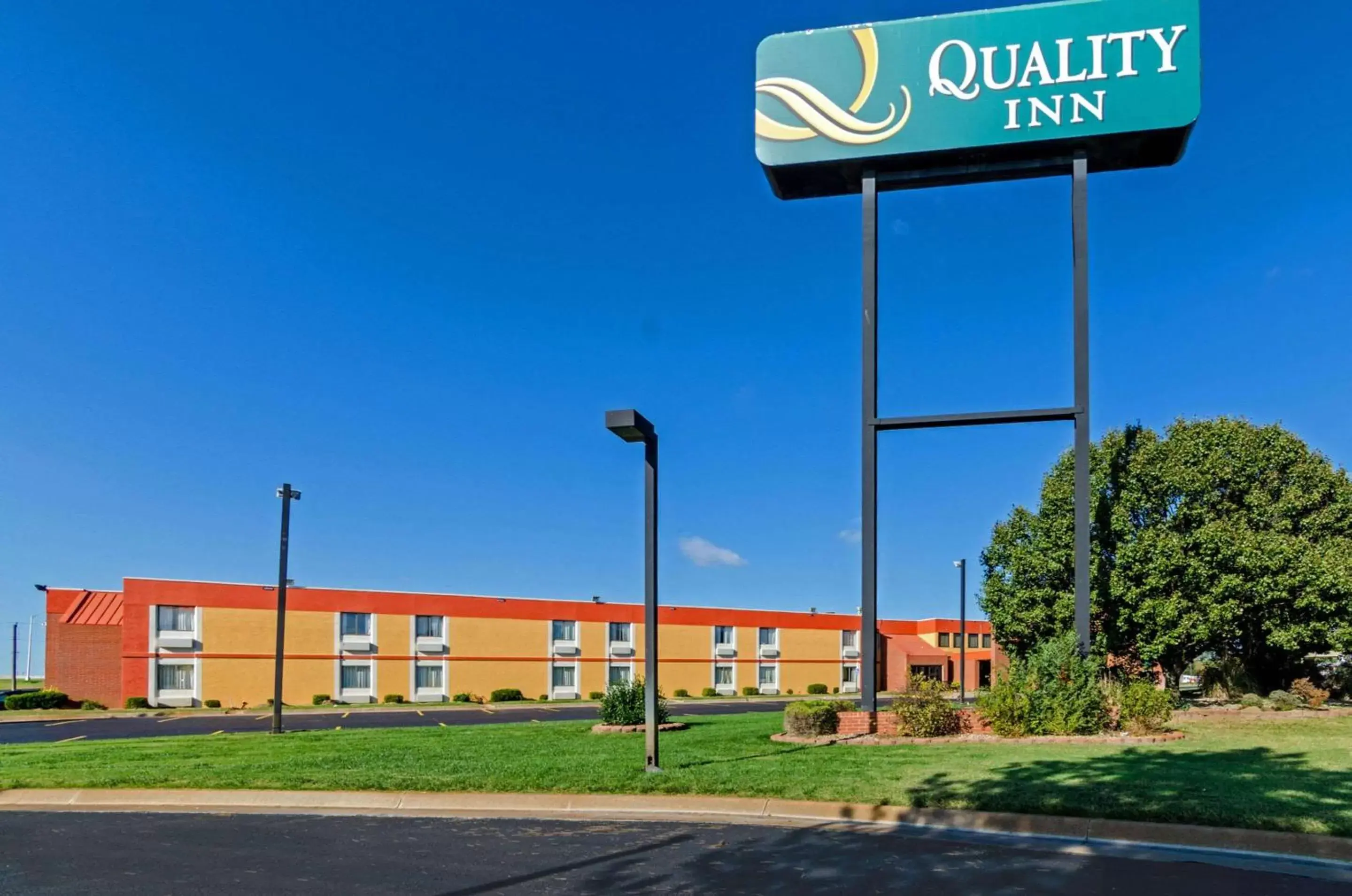 Property building in Quality Inn South