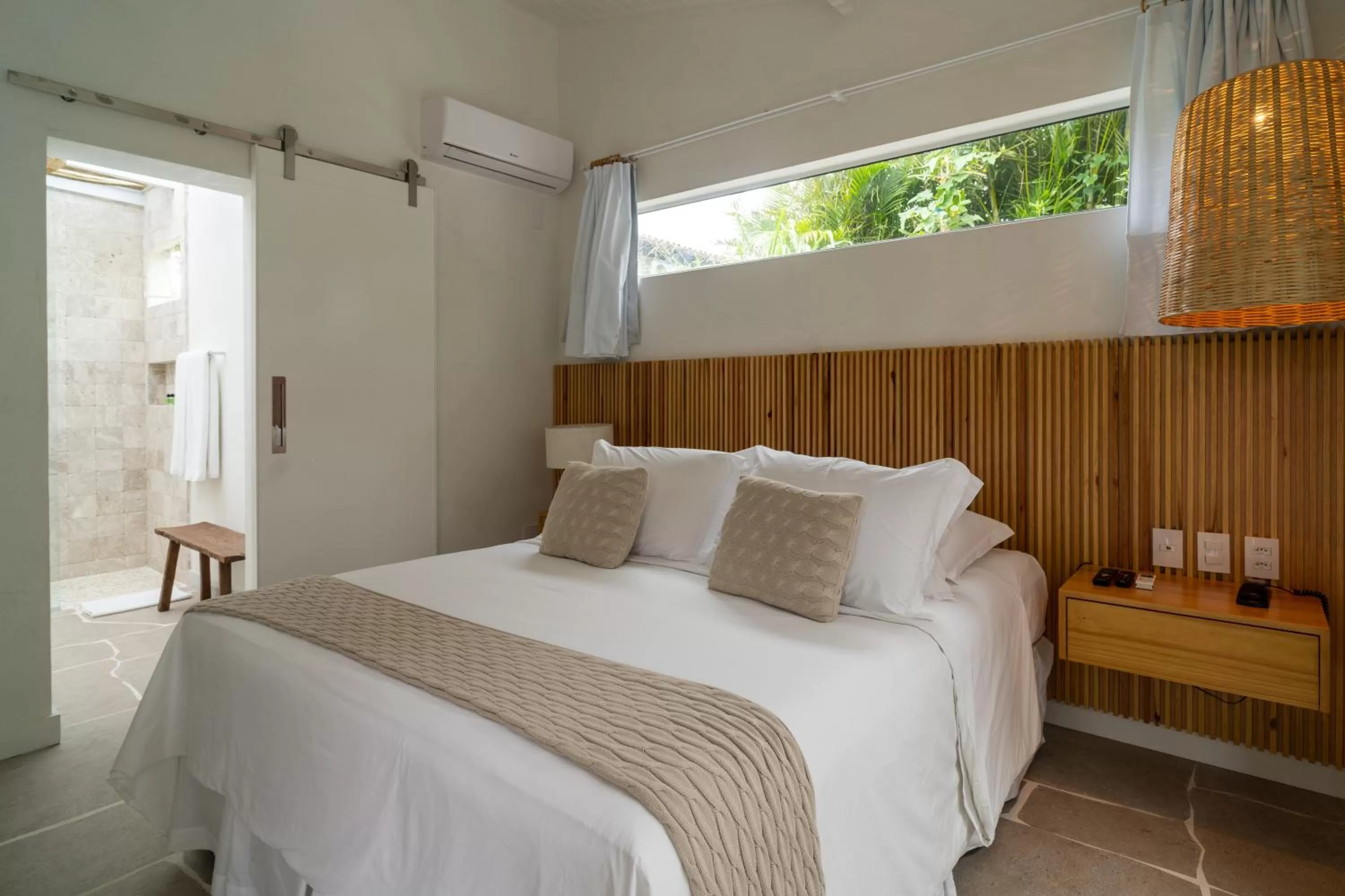 Photo of the whole room, Bed in Abracadabra Boutique Hotel