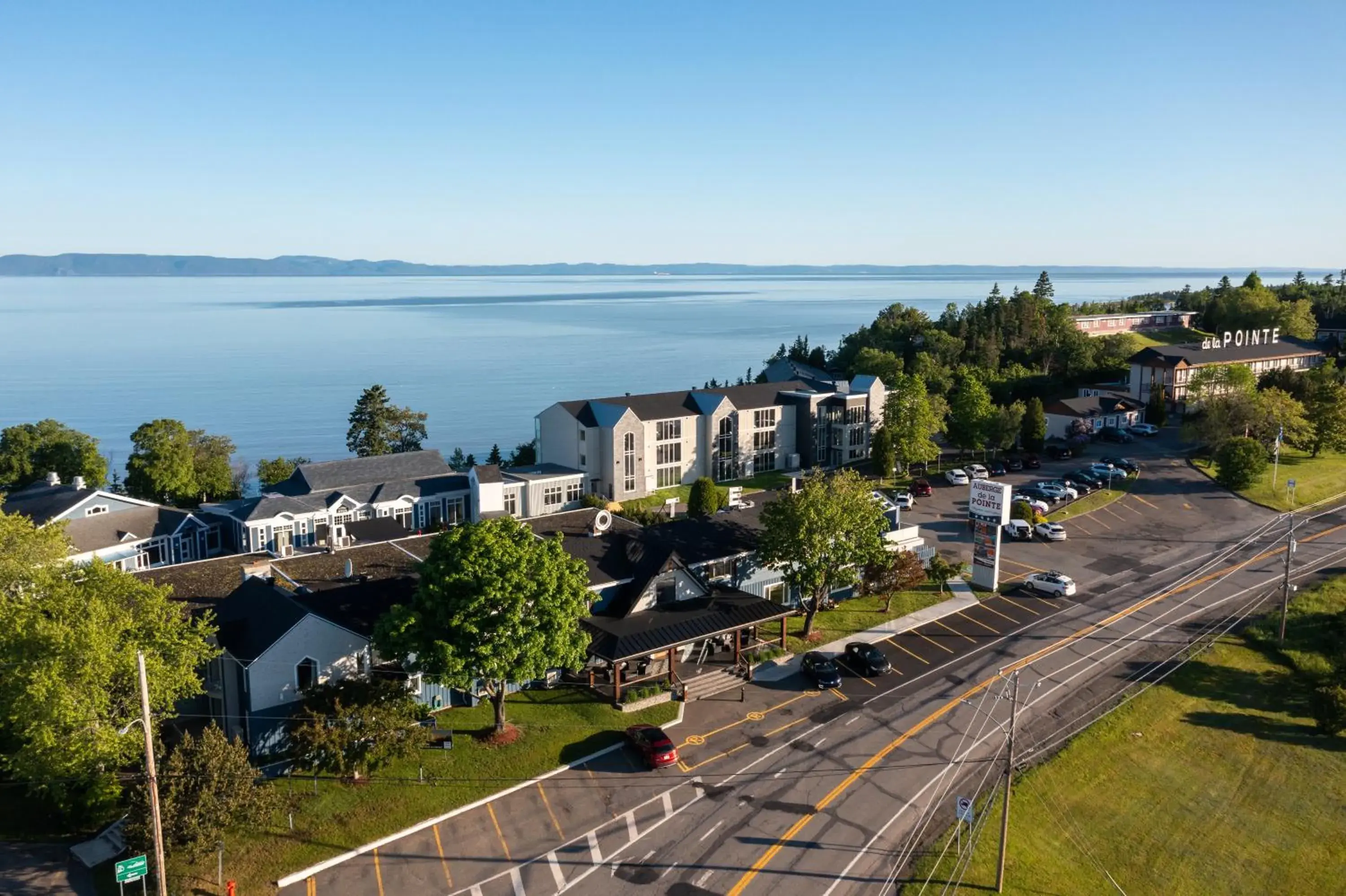 Property building, Bird's-eye View in Auberge de la Pointe