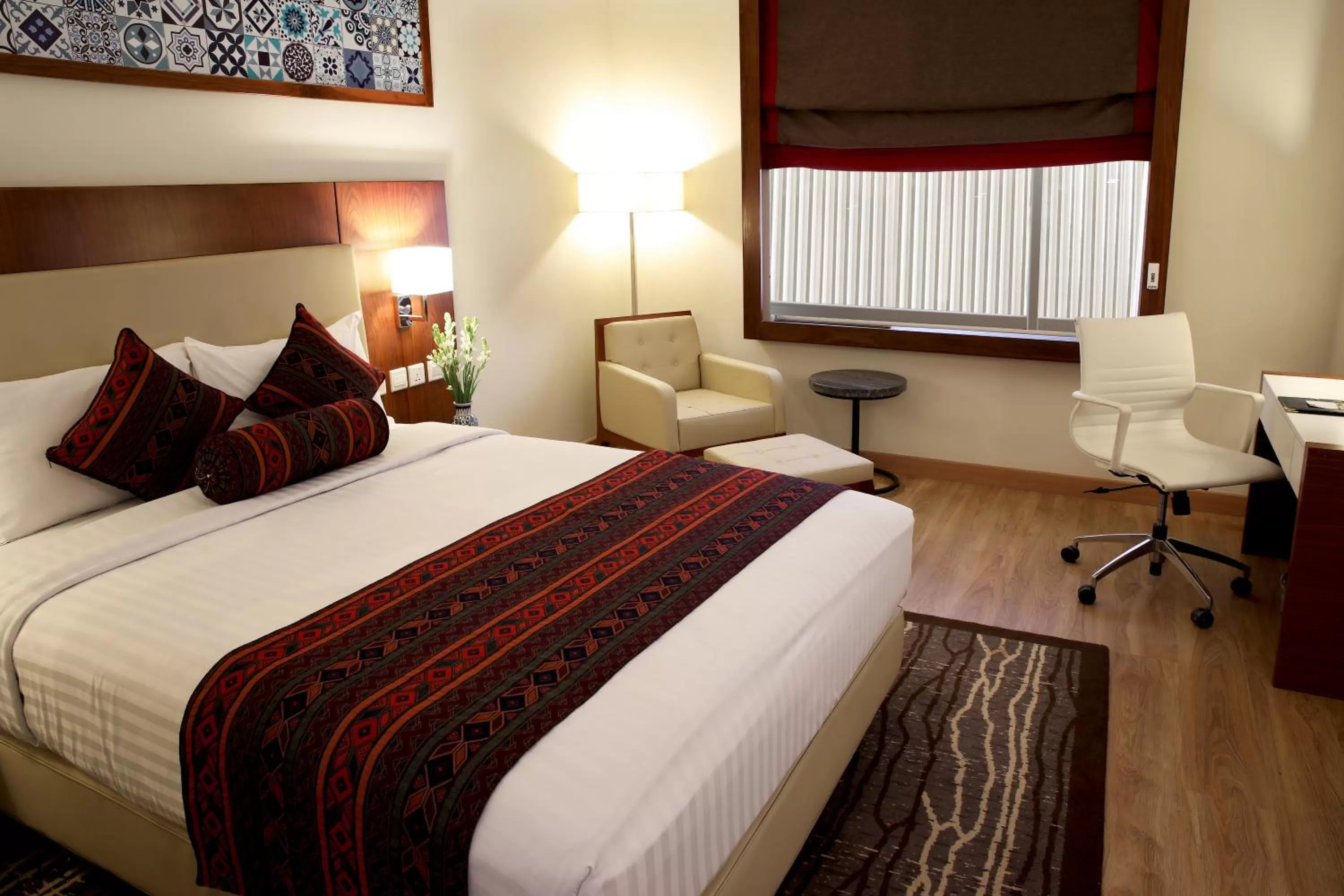 Bedroom, Bed in Avari Xpress Multan