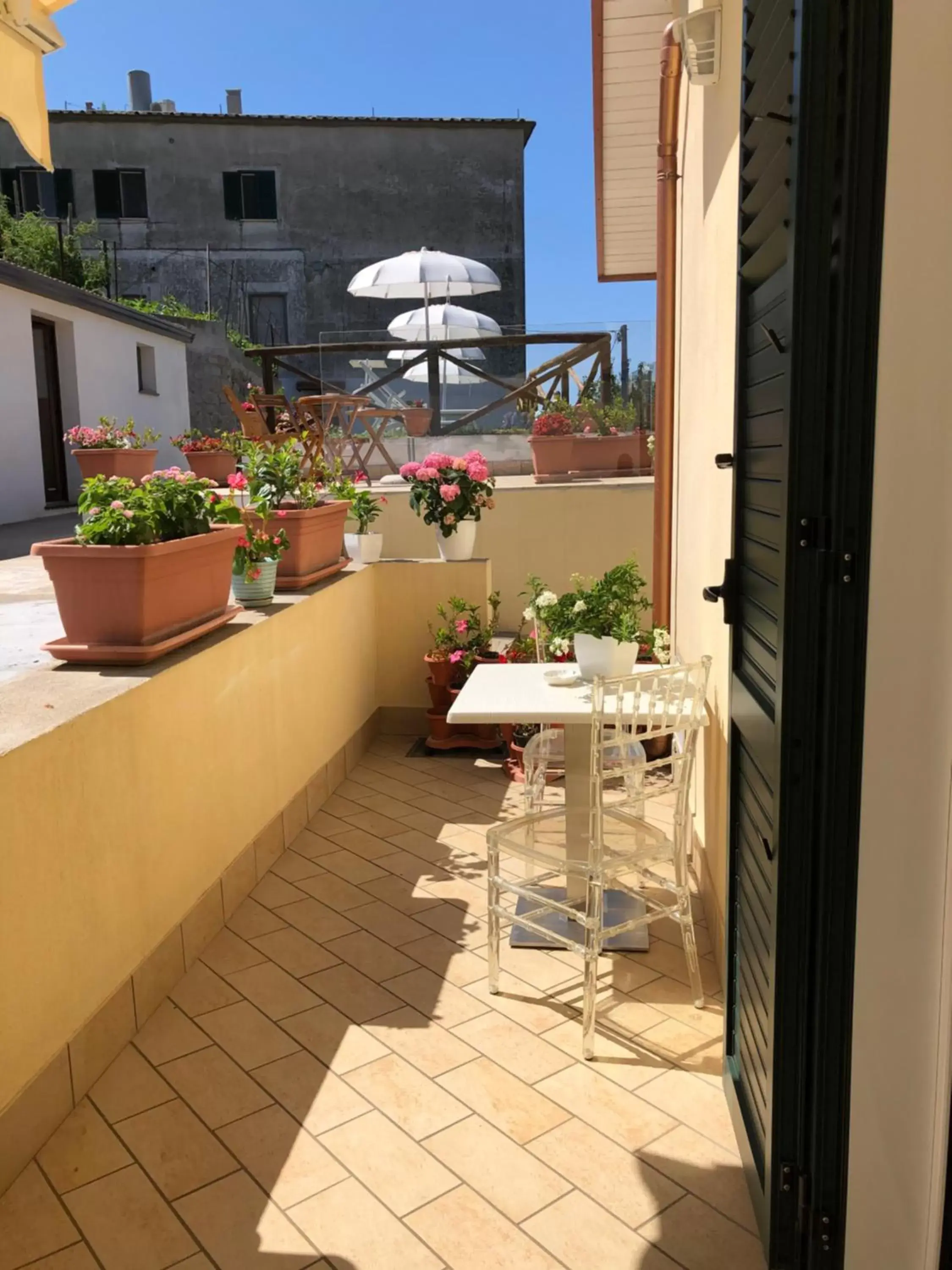 Inner courtyard view, Balcony/Terrace in Nonno Francesco B&B