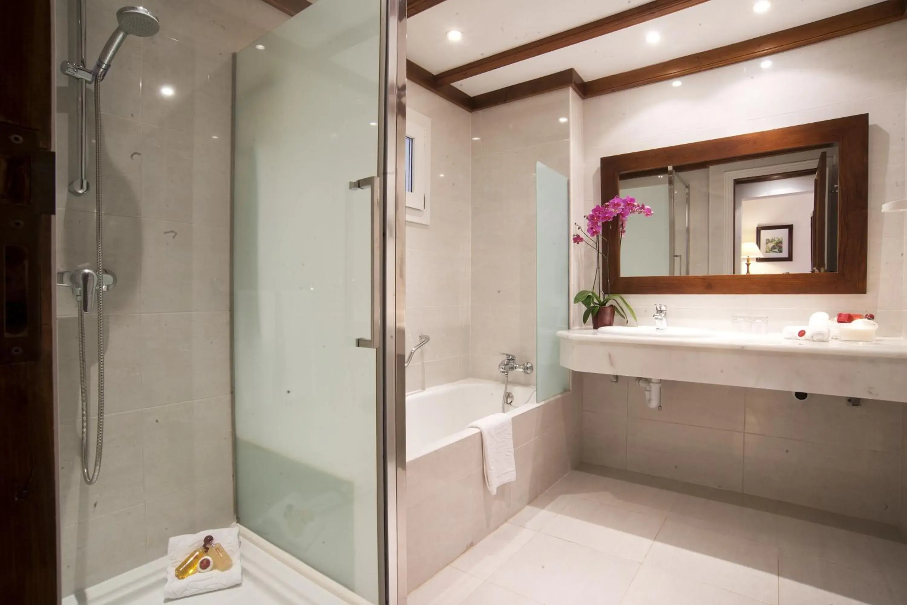 Bathroom in Hotel Bon Sol Resort & Spa