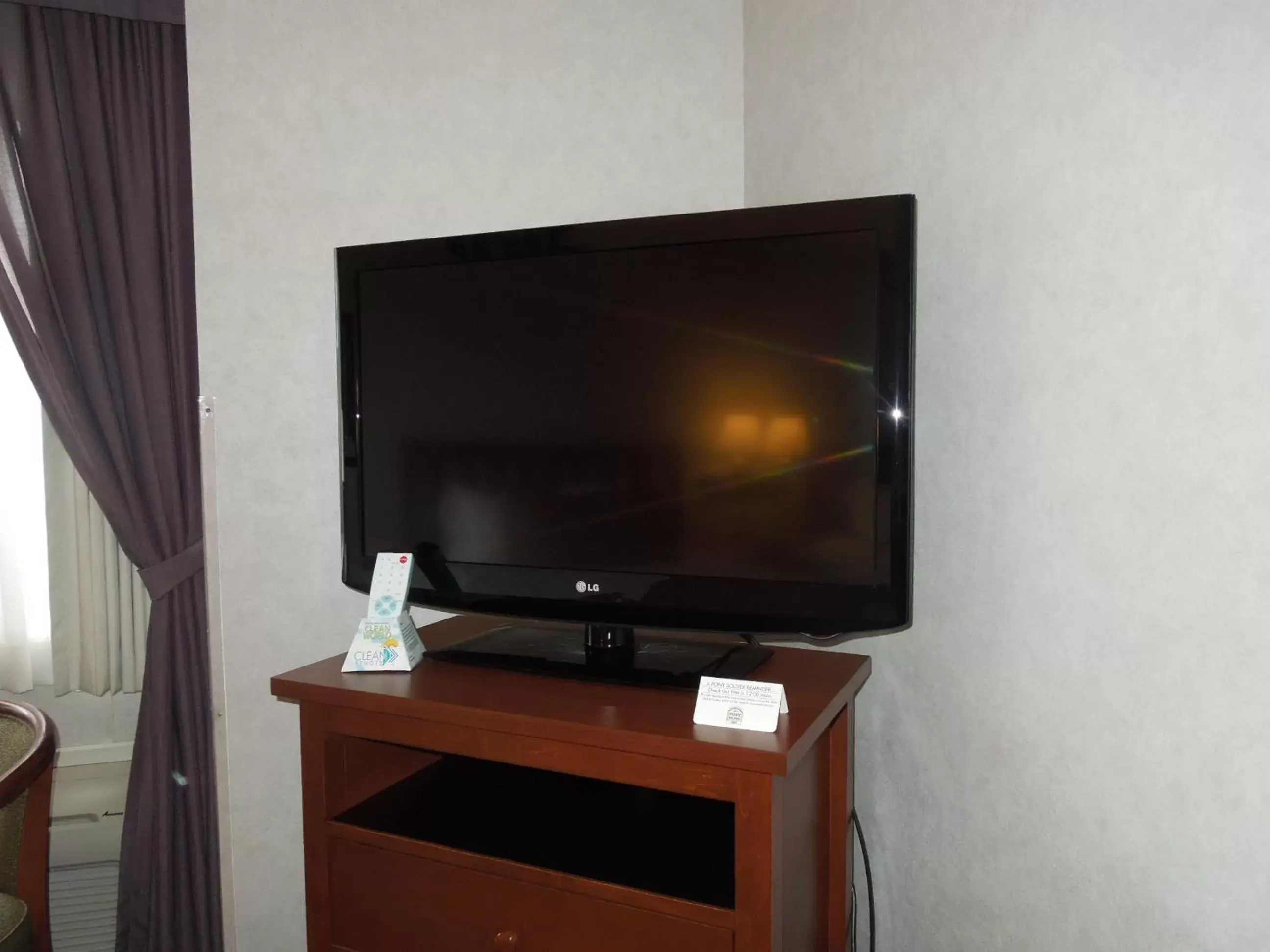 TV and multimedia, TV/Entertainment Center in Best Western Pony Soldier
