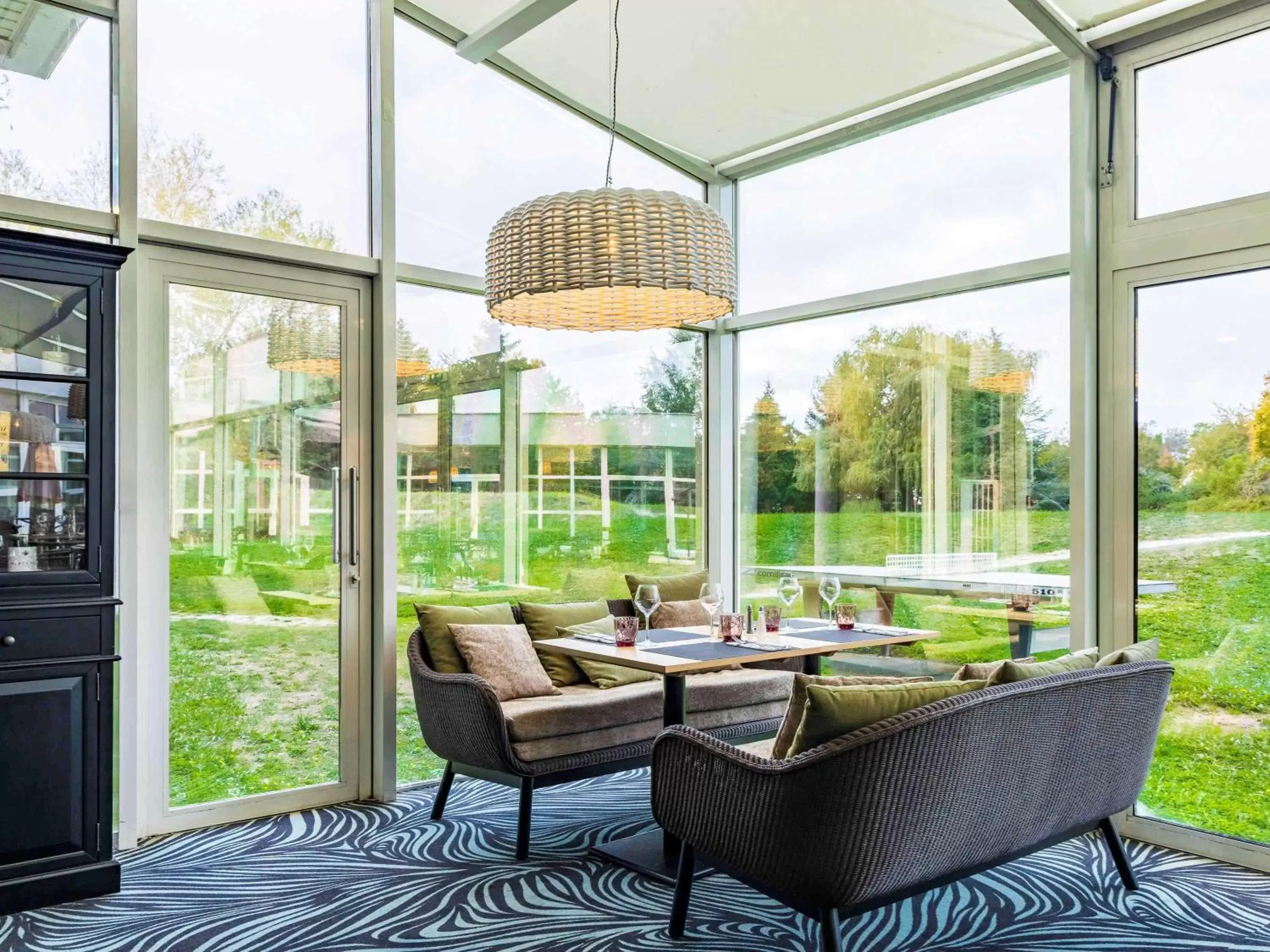 Restaurant/places to eat in Novotel Senart Golf De Greenparc