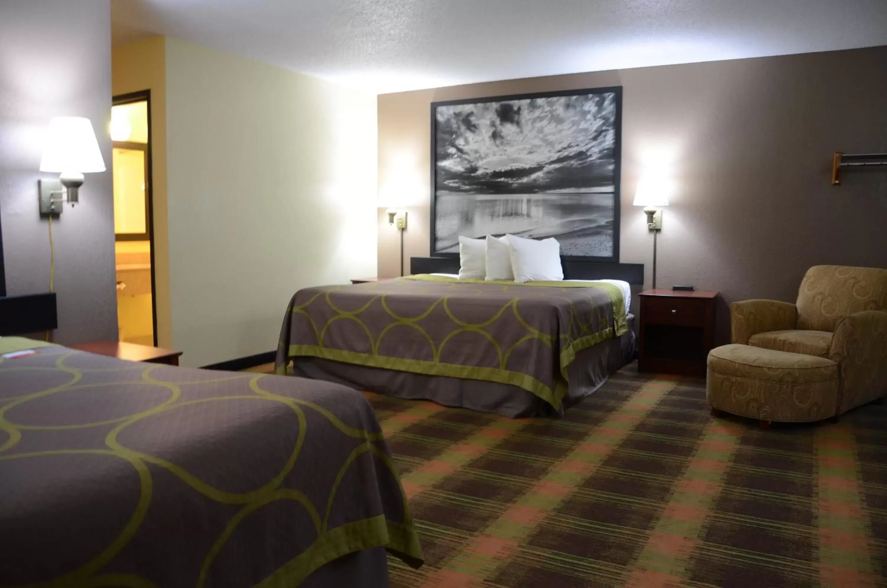 Bed in Super 8 by Wyndham Oskaloosa IA