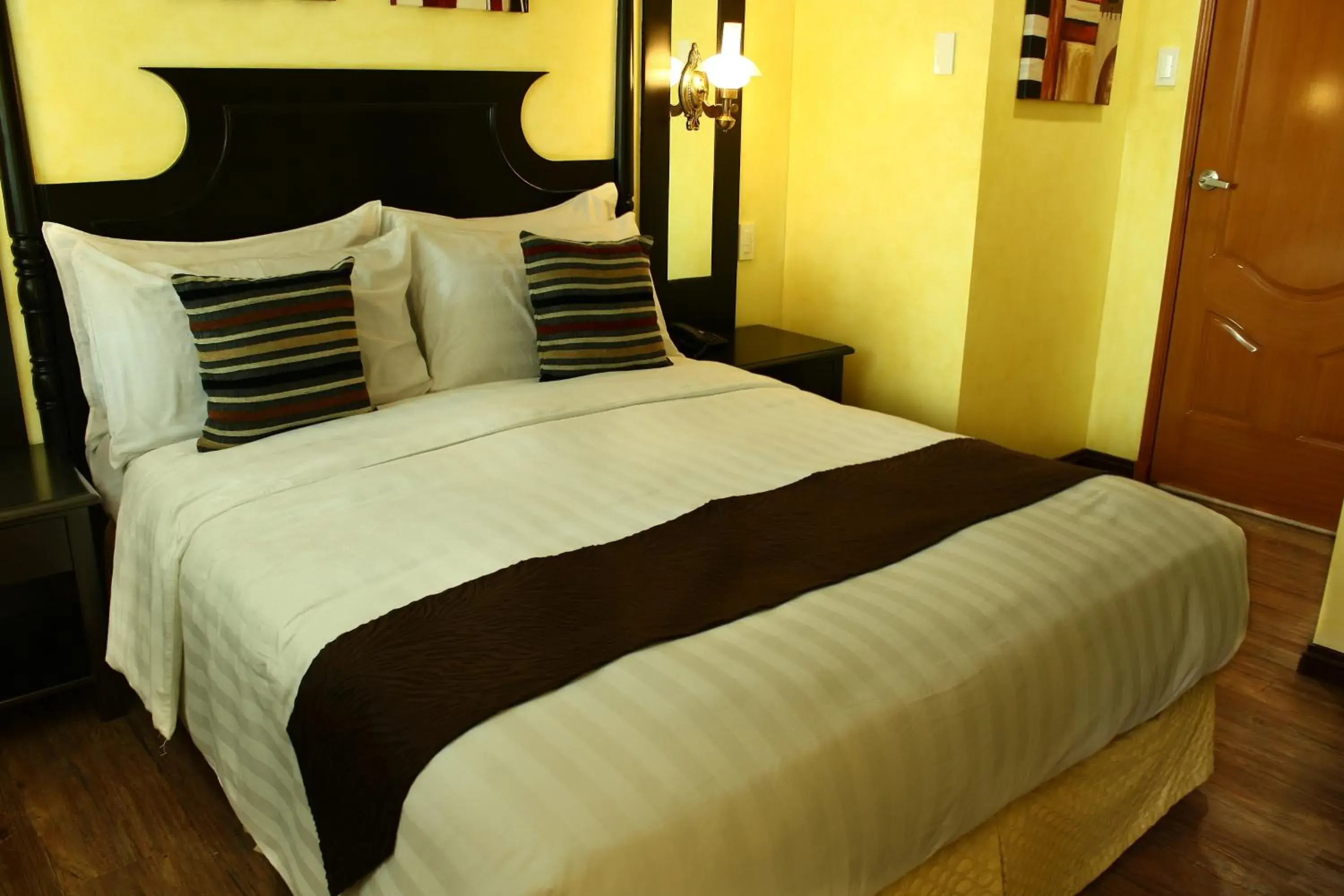 Bedroom, Bed in Lee Boutique Hotel Tagaytay