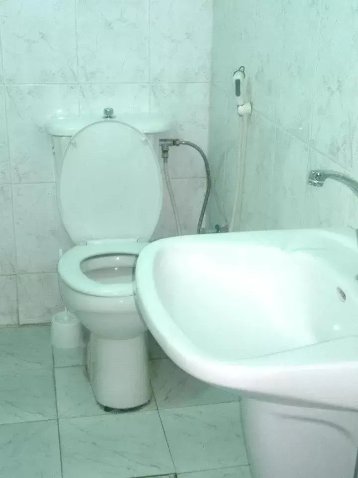 Bathroom in Mansour Hotel