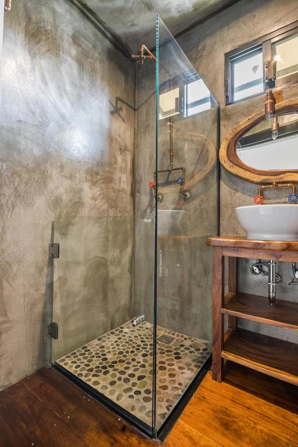 Shower in Cabane Container Hotel - ADULTS ONLY