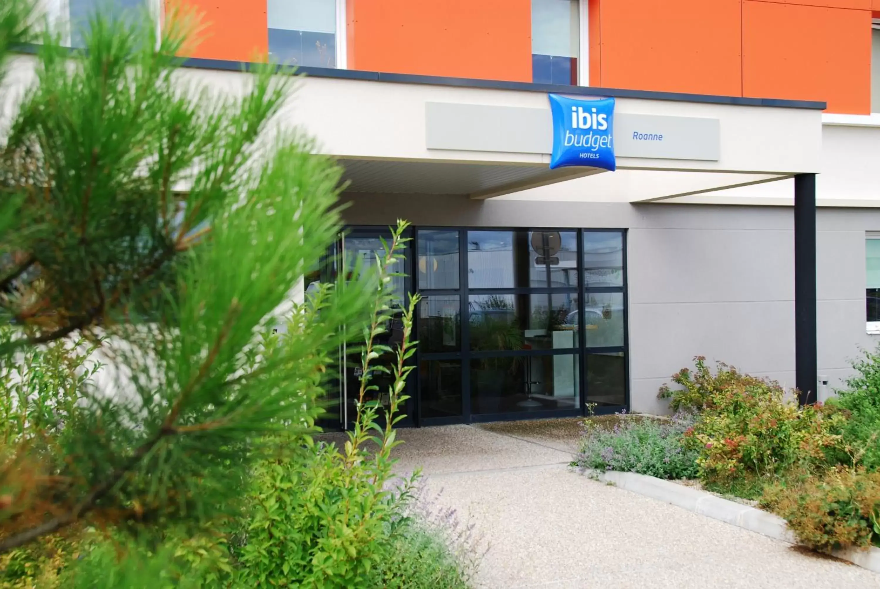 Facade/entrance in Ibis Budget Roanne Hôtel