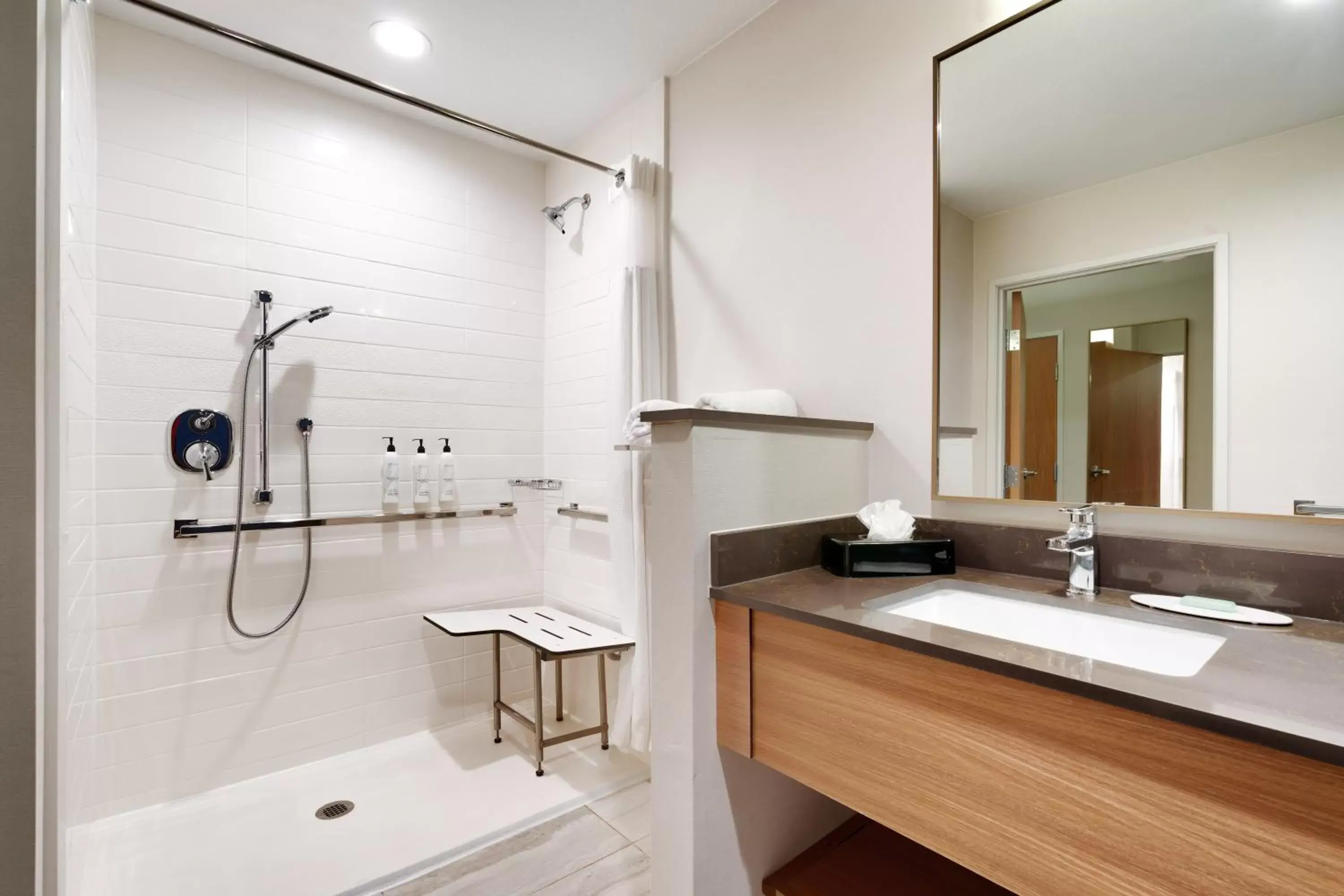 Bathroom in Fairfield Inn & Suites by Marriott Houston League City