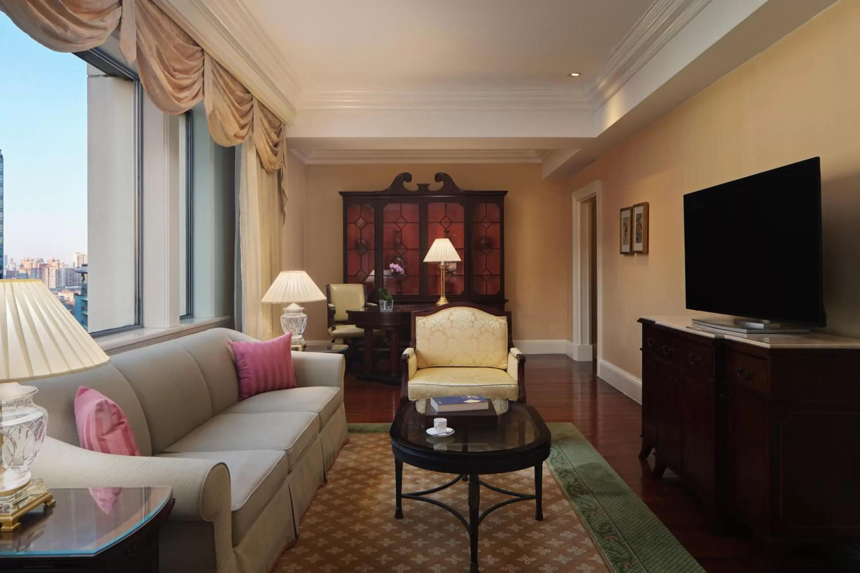 TV and multimedia, Seating Area in The Ritz-Carlton Beijing