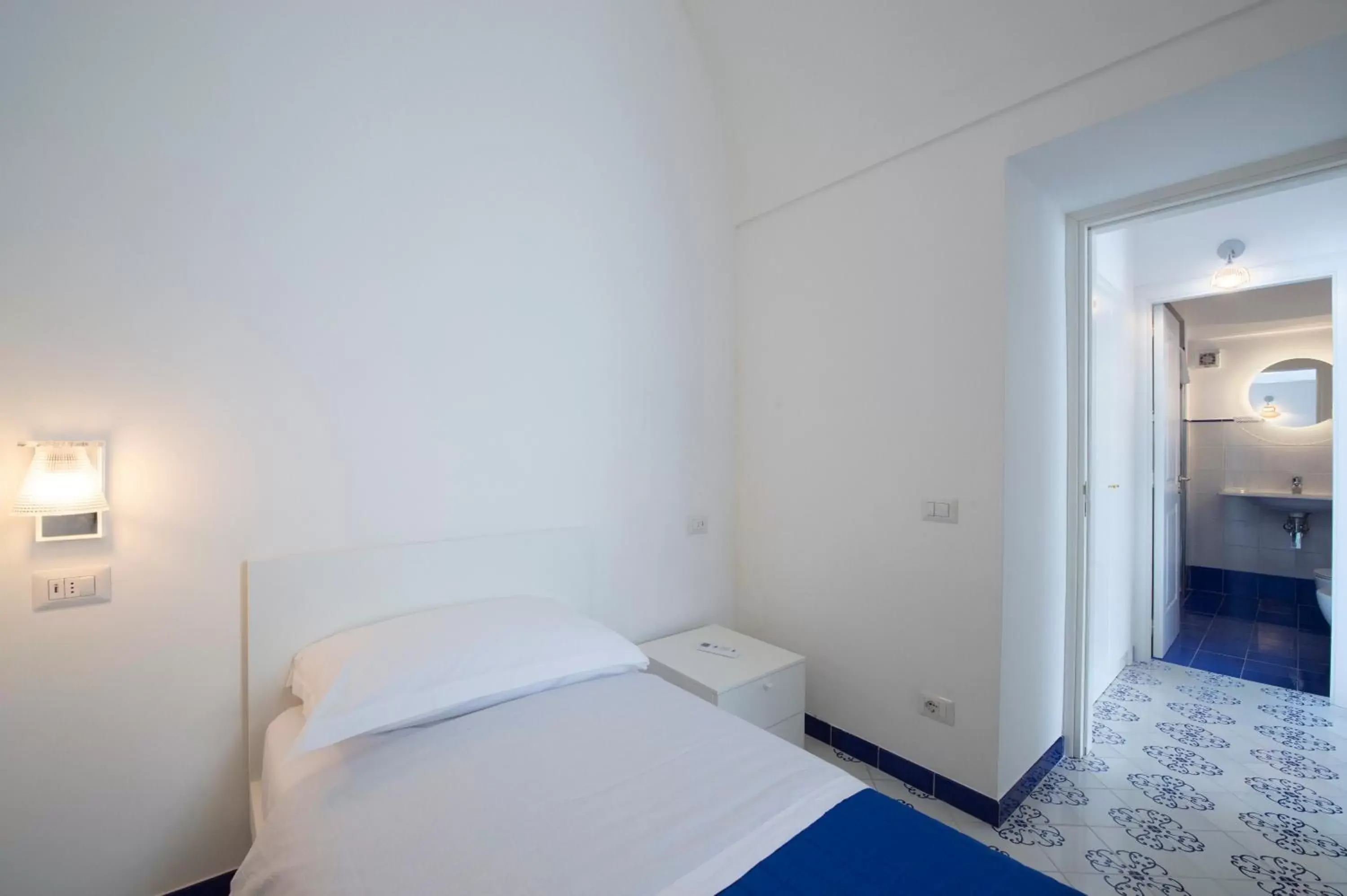 Bedroom, Bed in Villa Foglia Amalfi