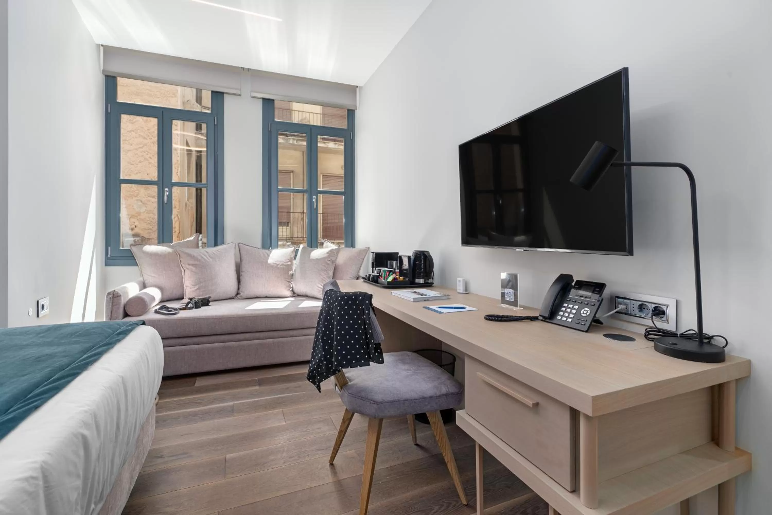 TV and multimedia, Bed in Hellenic Vibes Smart Hotel