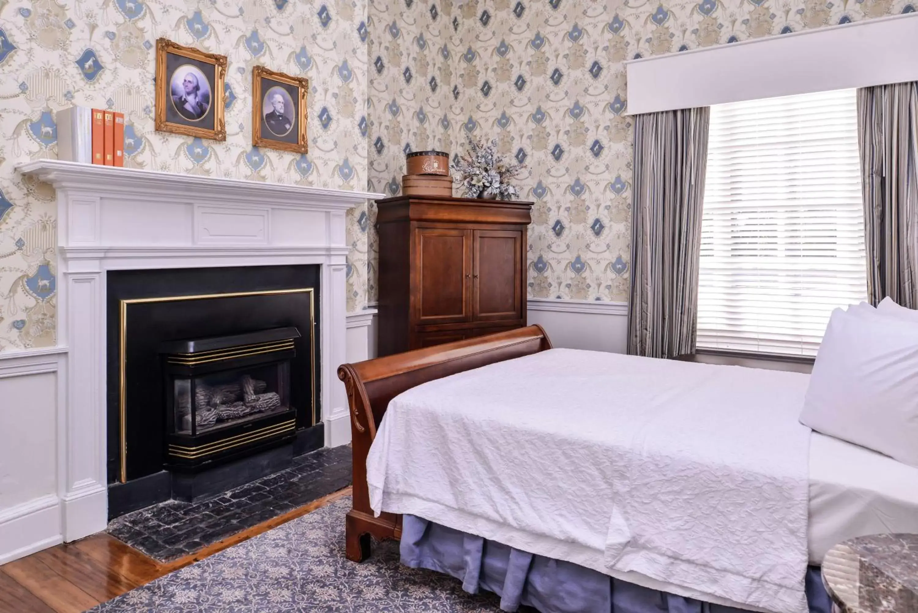 Bed in Hampton Inn Lexington Historic Area