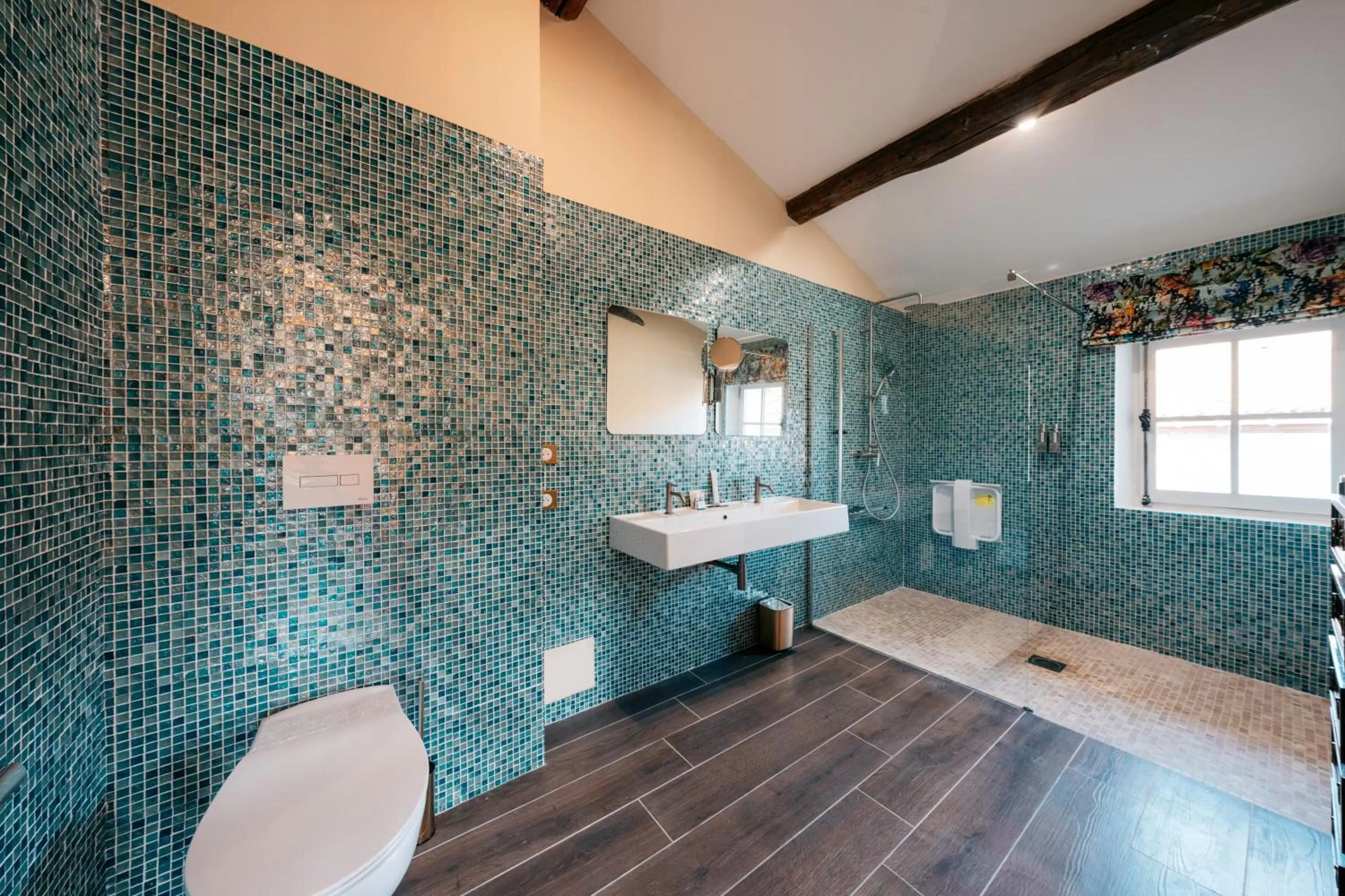 Shower in Le Clos Violette et Le 11 D'Aglaé - Hôtel de Charme Design de Luxe