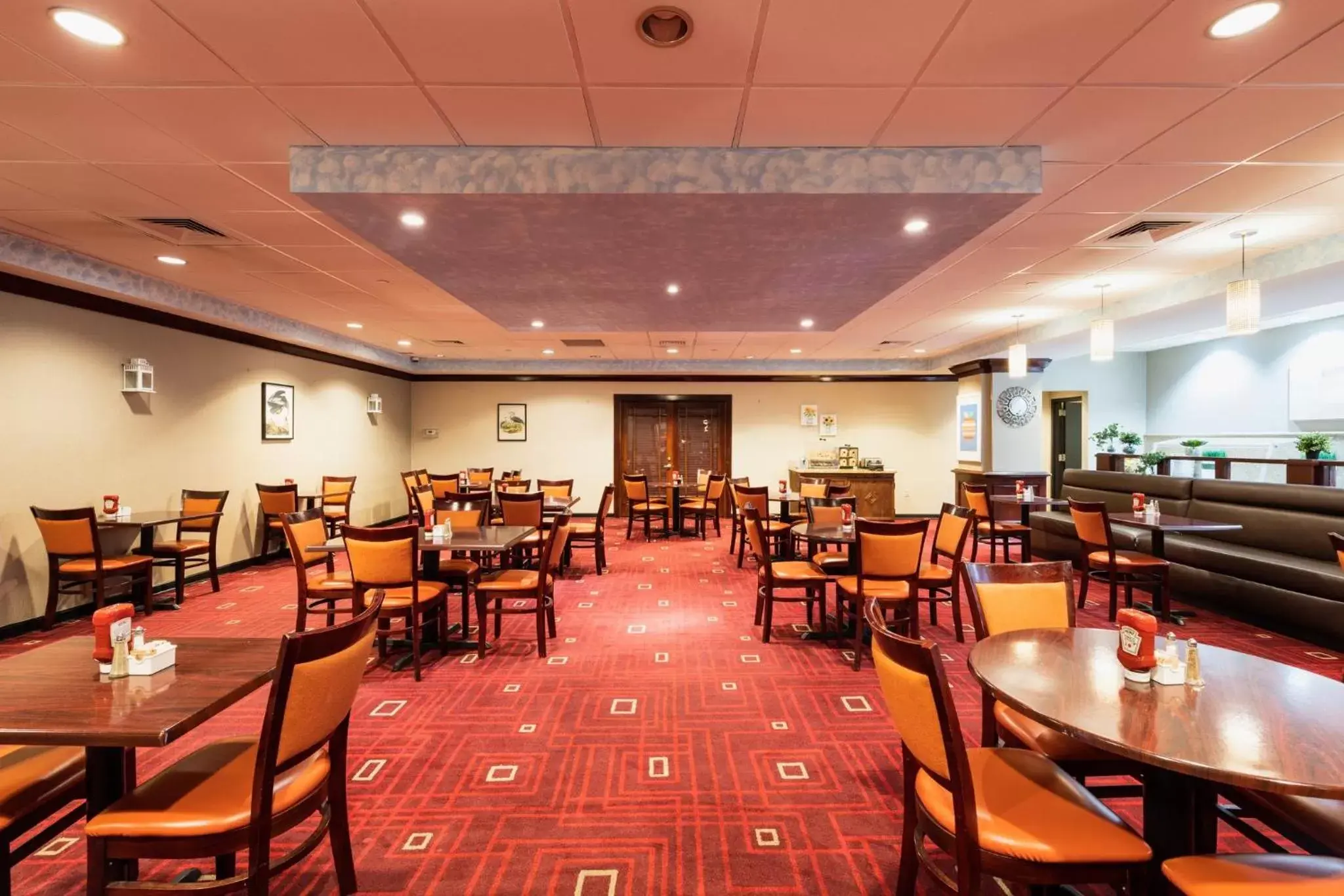 Breakfast, Restaurant/Places to Eat in Crowne Plaza Newark Airport, an IHG Hotel